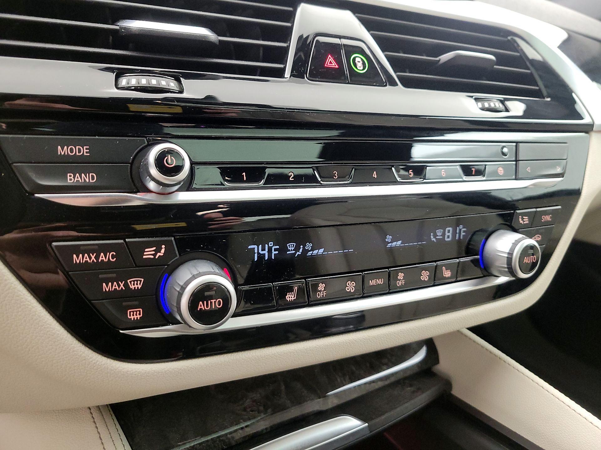 Thumbnail: 2021 BMW 5 Series - 17