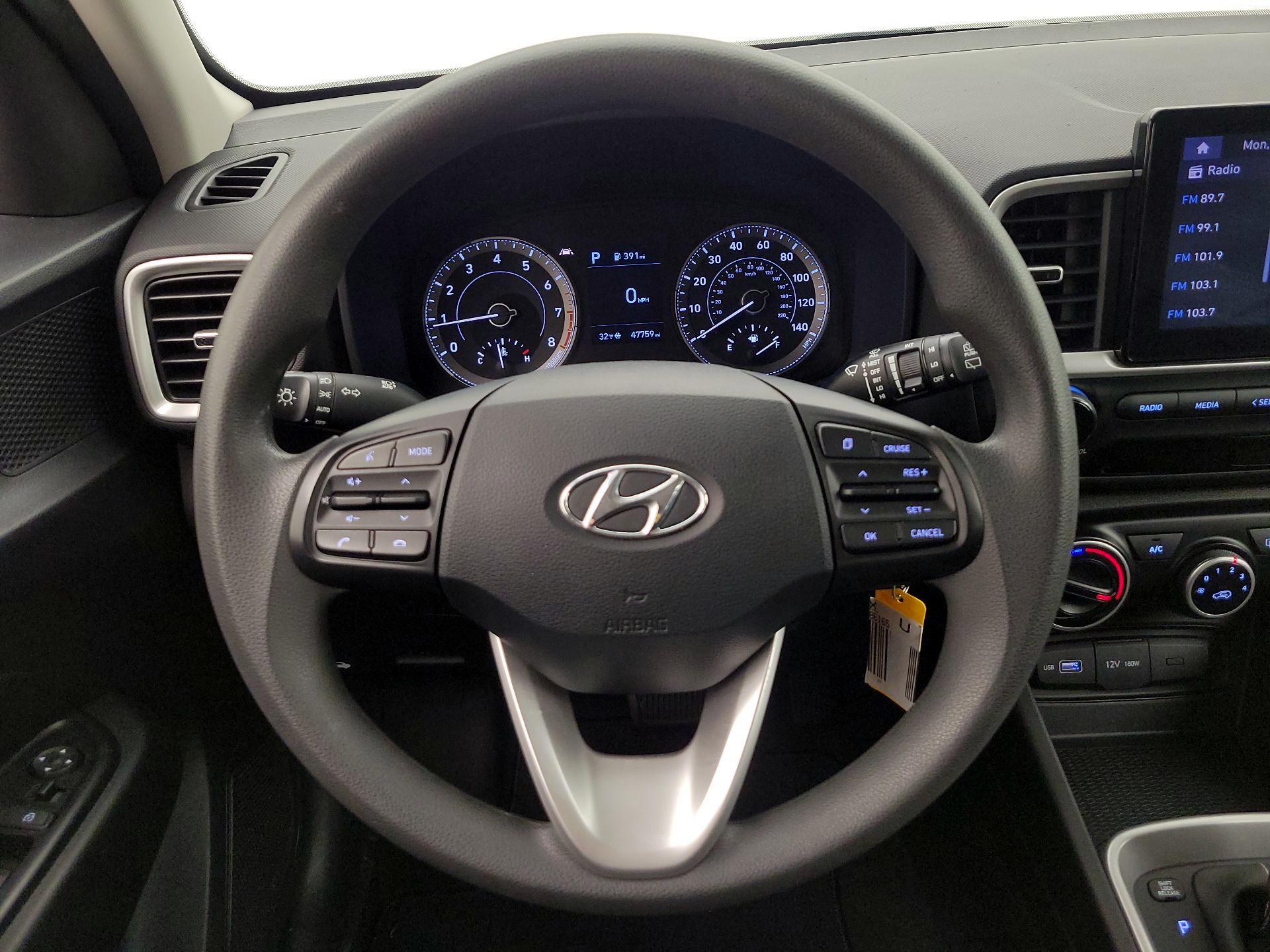 Thumbnail: 2022 Hyundai Venue - 10