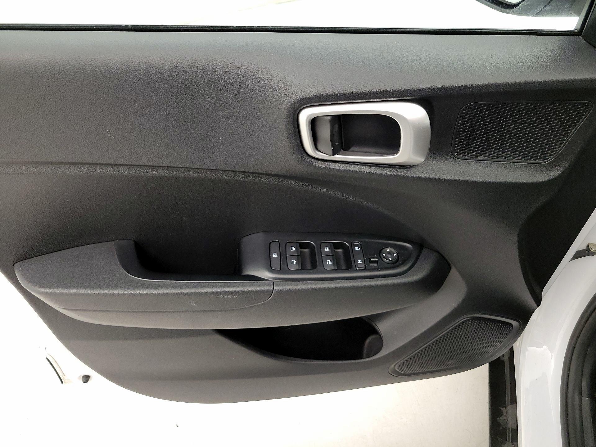 Thumbnail: 2022 Hyundai Venue - 12