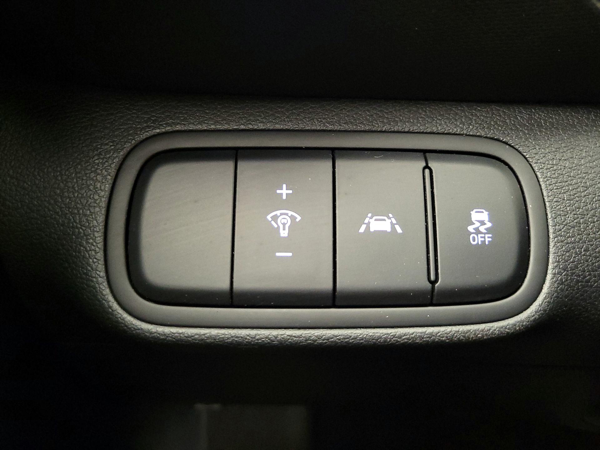 Thumbnail: 2022 Hyundai Venue - 13