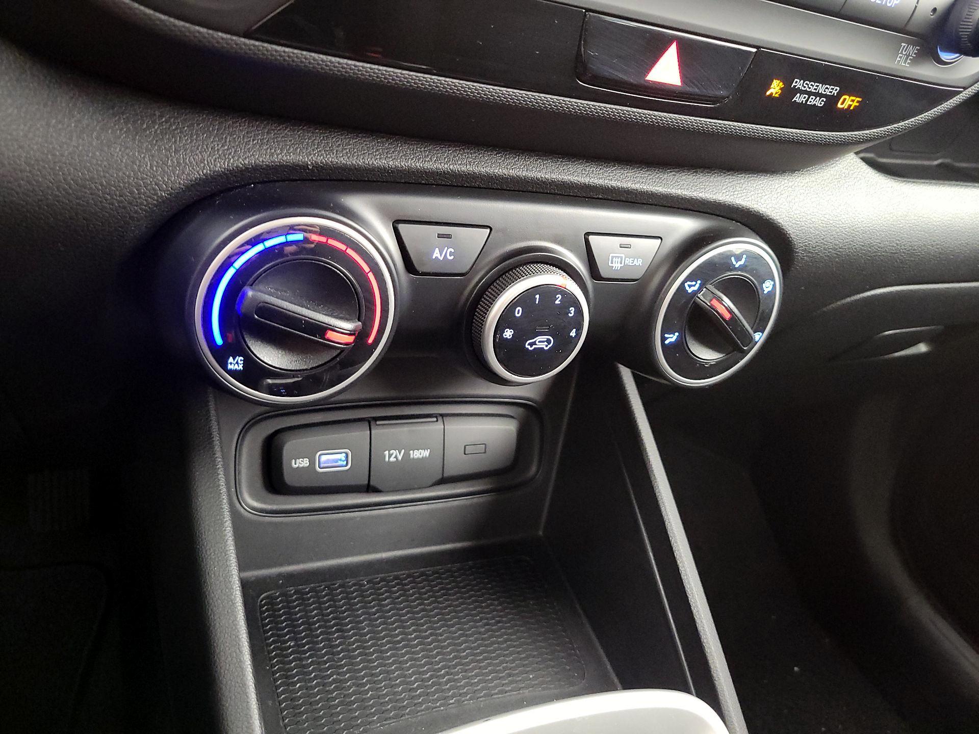 Thumbnail: 2022 Hyundai Venue - 16