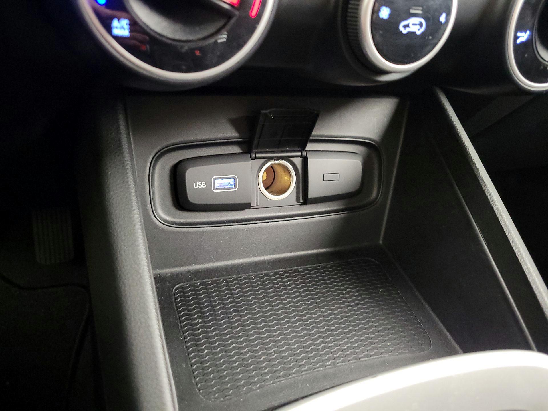 Thumbnail: 2022 Hyundai Venue - 18