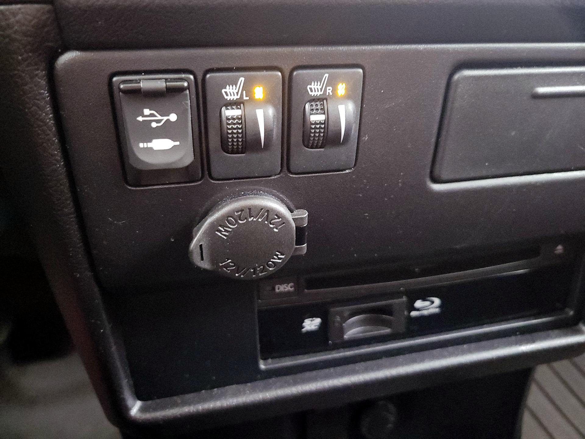 Thumbnail: 2017 Toyota Sienna - 19