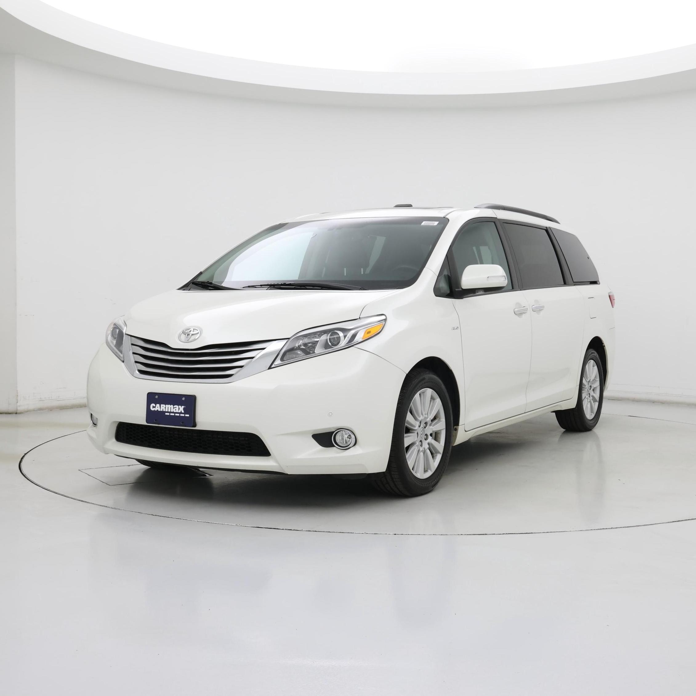Thumbnail: 2017 Toyota Sienna - 4