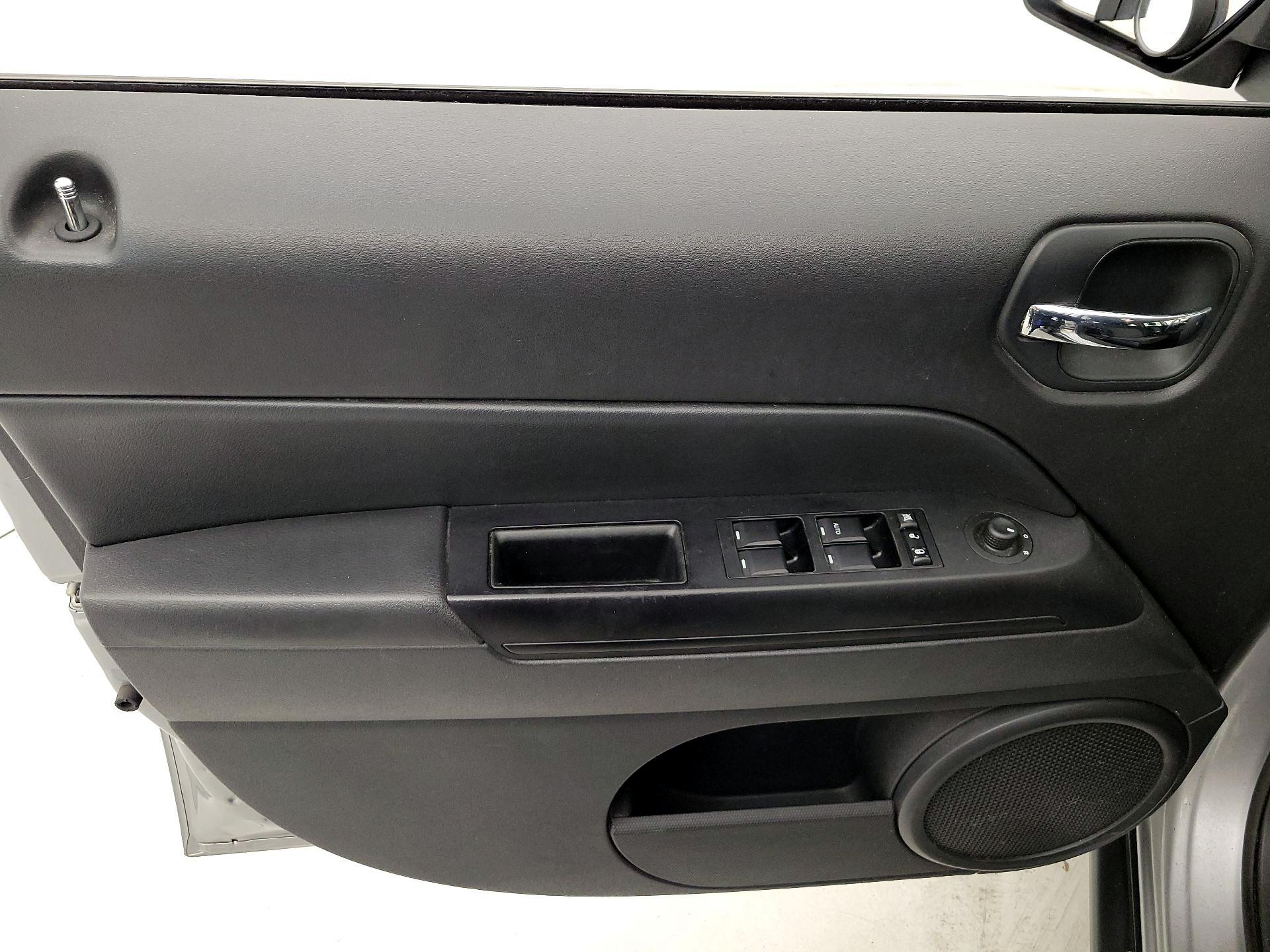 Thumbnail: 2014 Jeep Patriot - 12