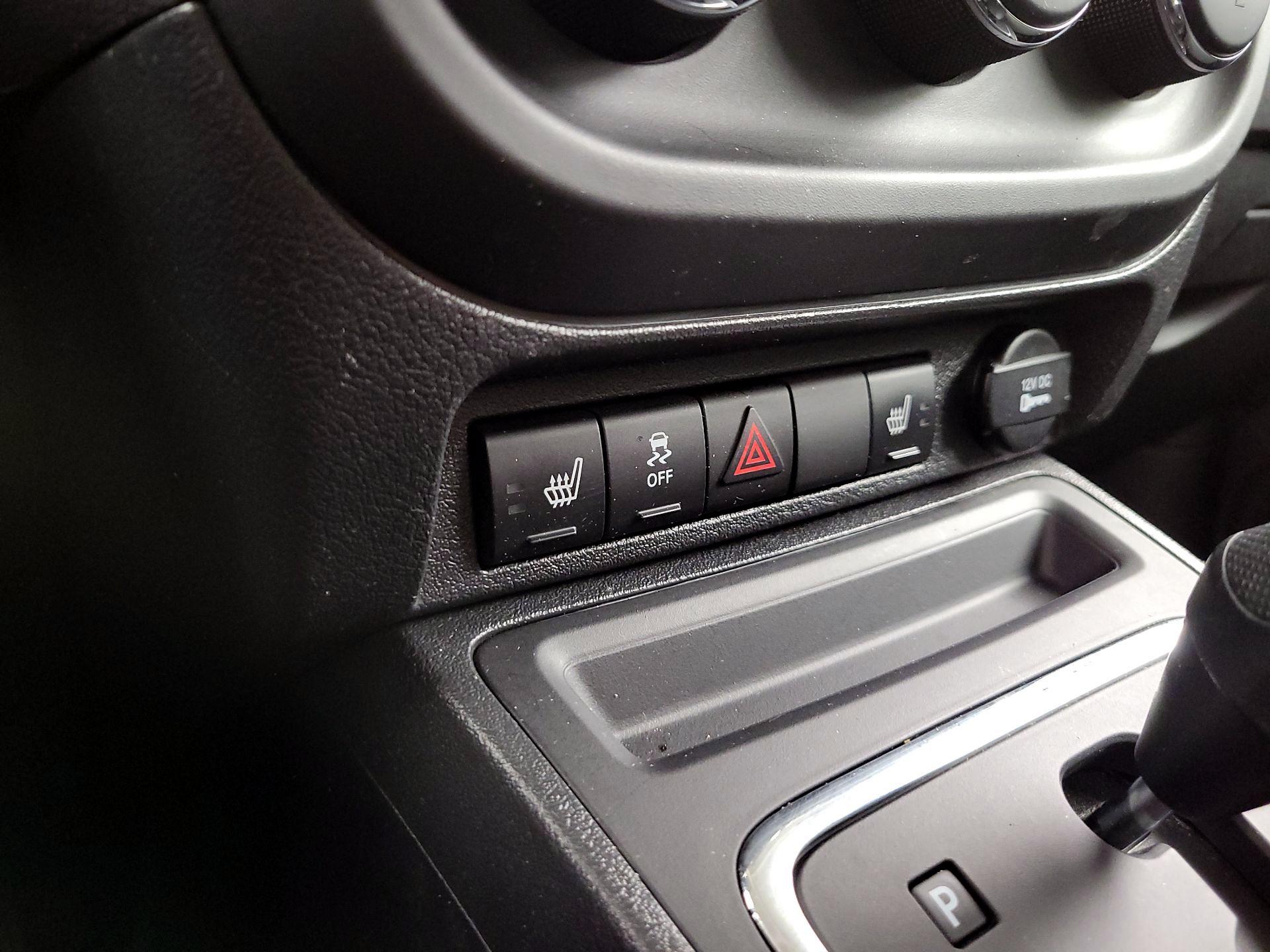 Thumbnail: 2014 Jeep Patriot - 16