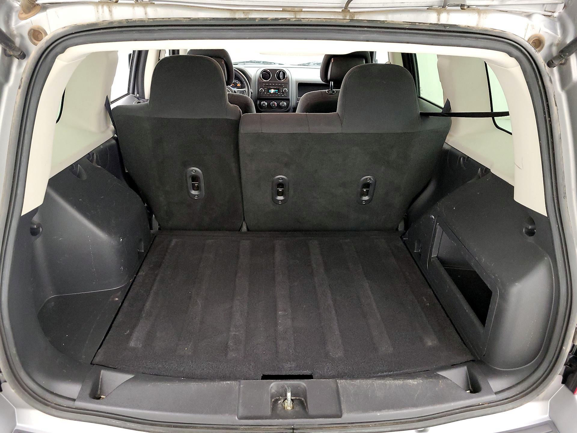 Thumbnail: 2014 Jeep Patriot - 18