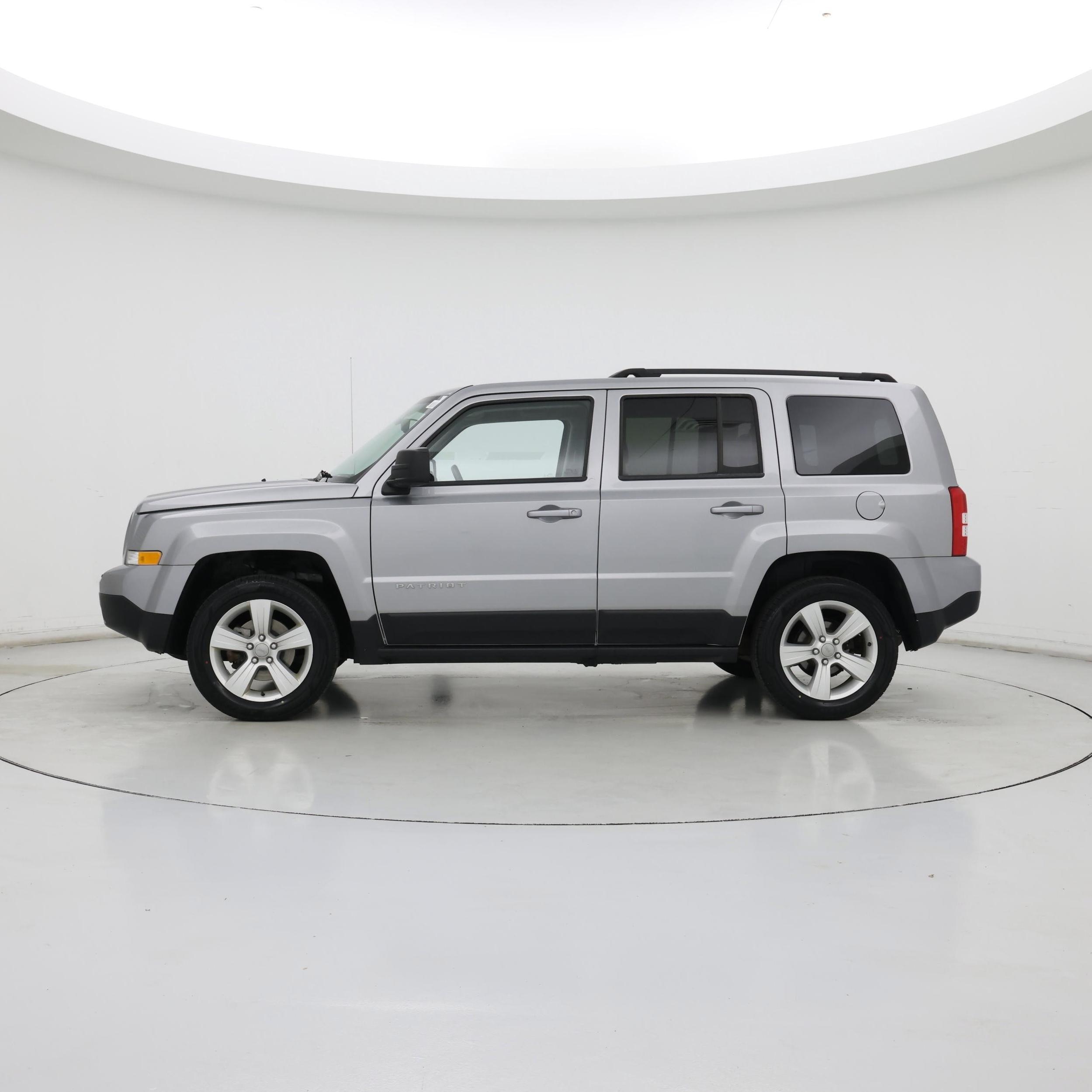 Thumbnail: 2014 Jeep Patriot - 3