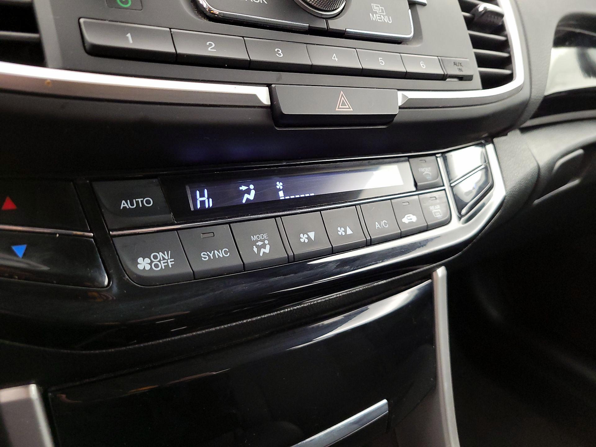 Thumbnail: 2016 Honda Accord - 16