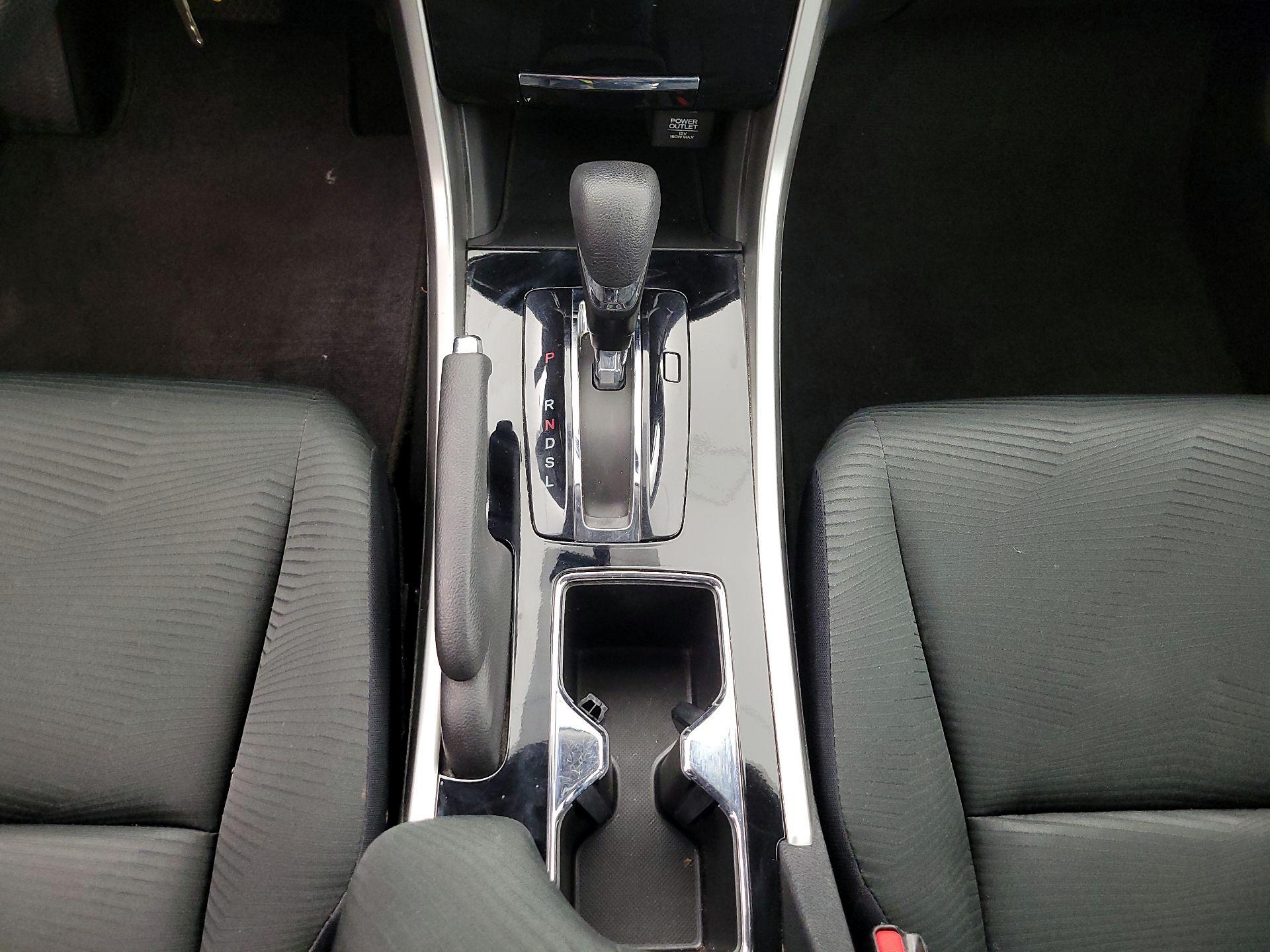 Thumbnail: 2016 Honda Accord - 17