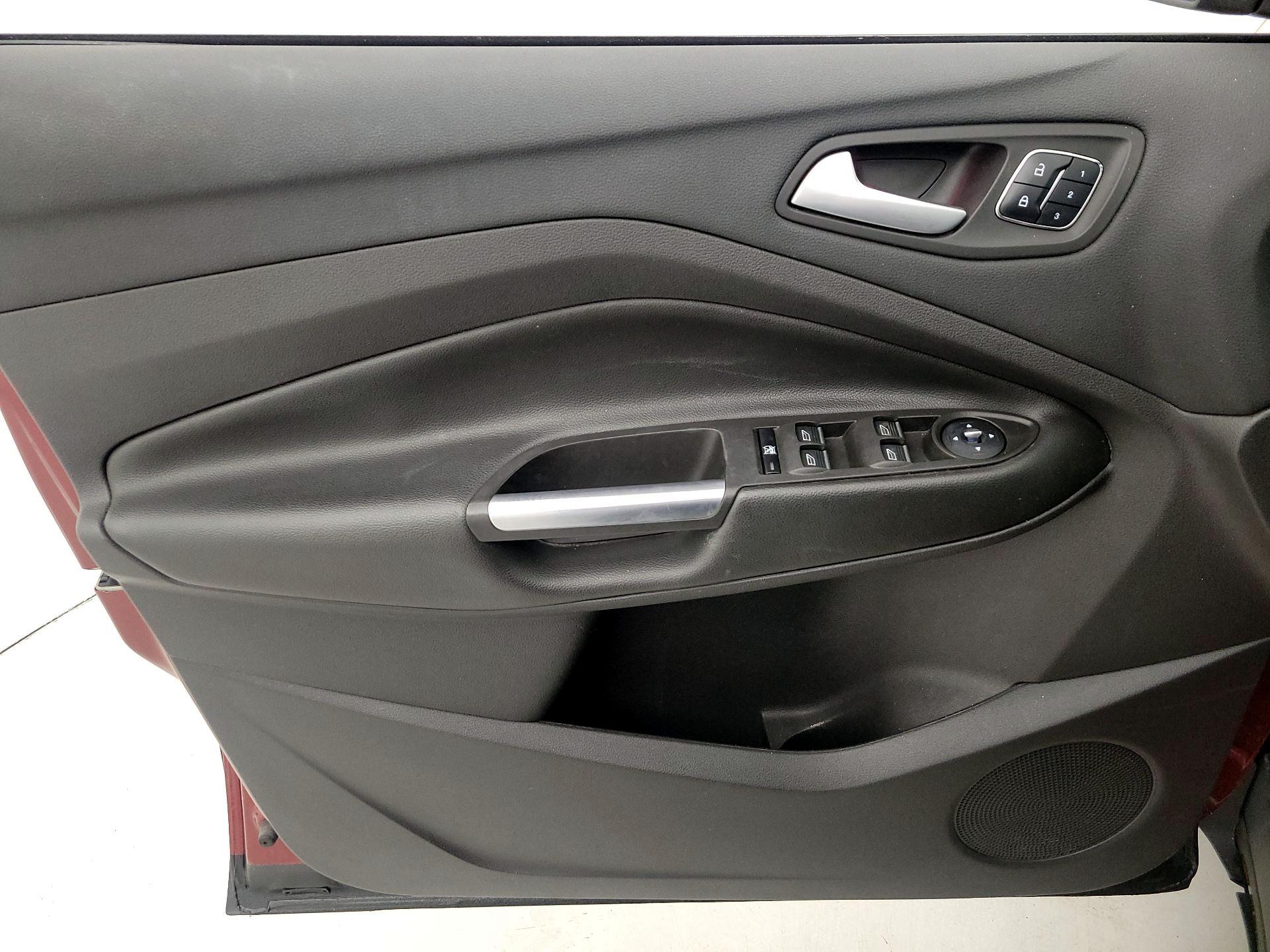 Thumbnail: 2016 Ford Escape - 12