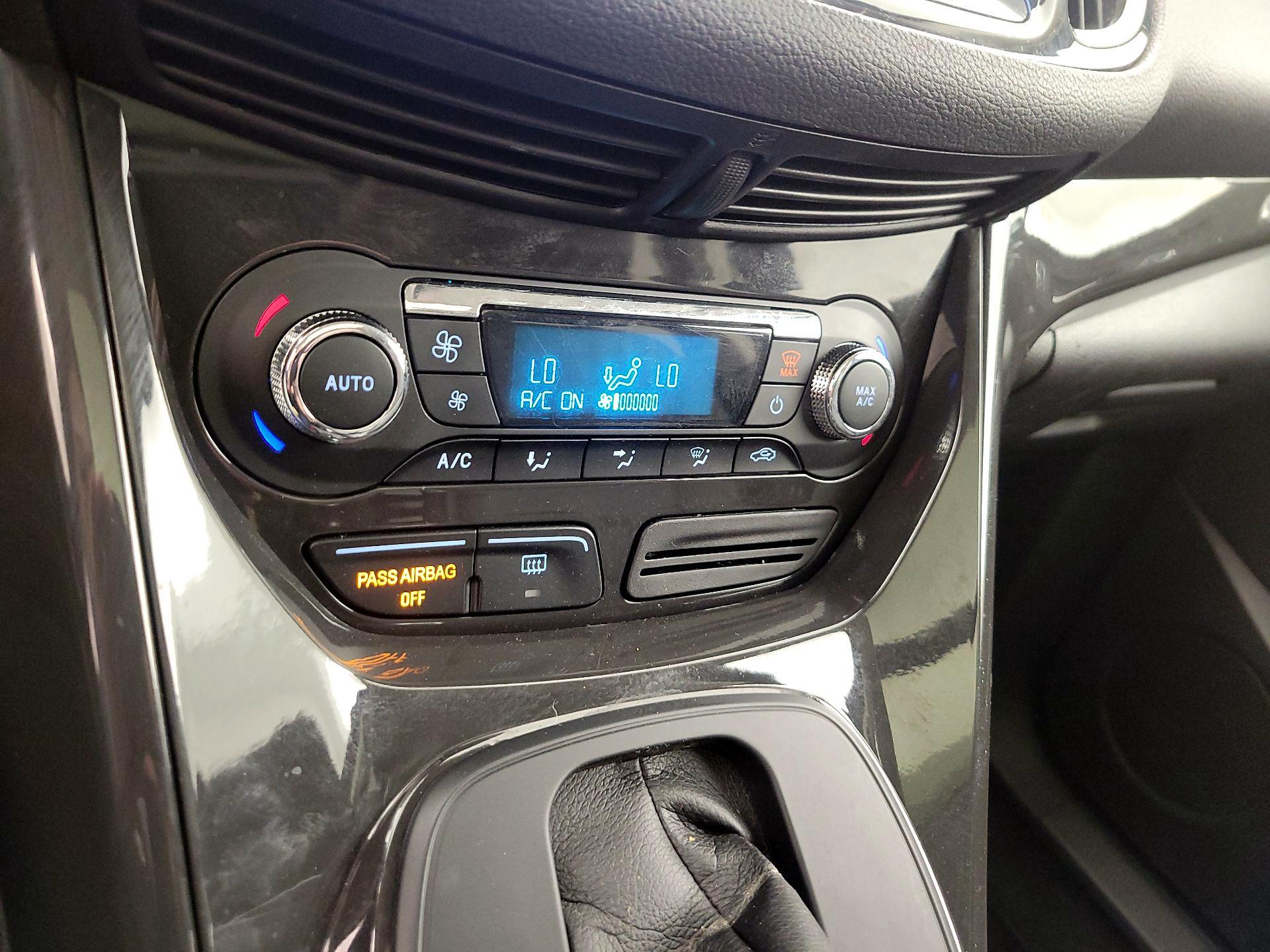 Thumbnail: 2016 Ford Escape - 17