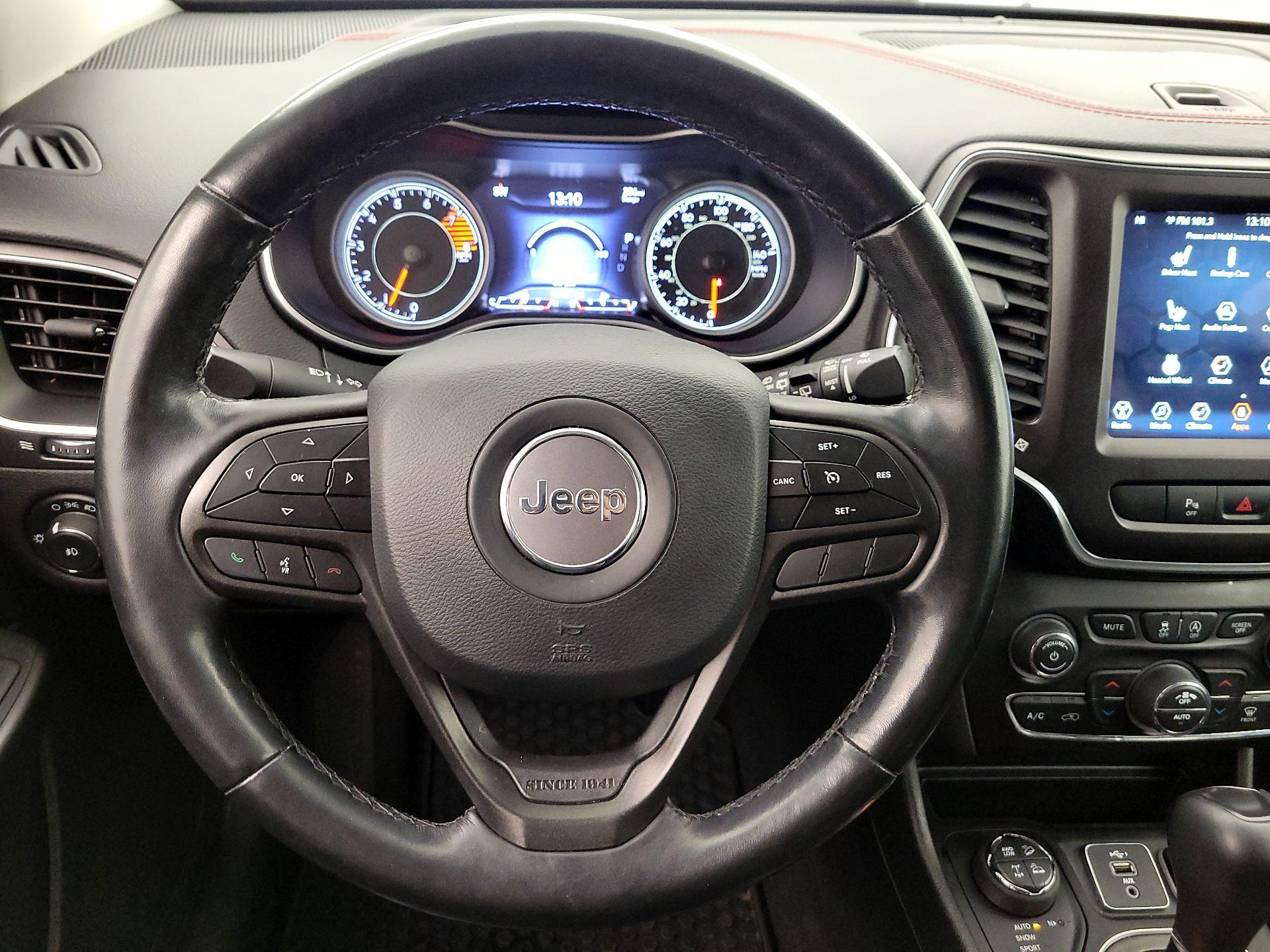 Thumbnail: 2021 Jeep Cherokee - 10