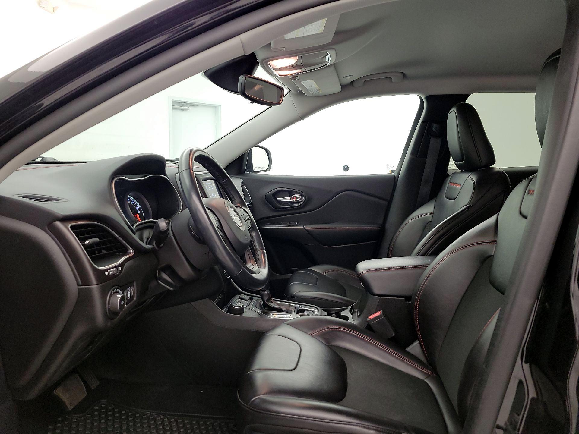 Thumbnail: 2021 Jeep Cherokee - 11