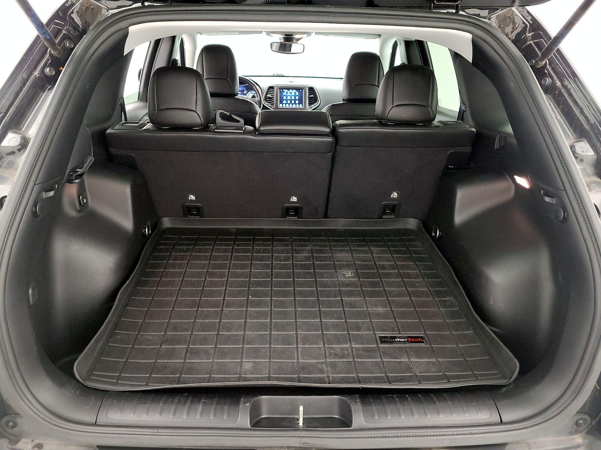 Thumbnail: 2021 Jeep Cherokee - 20