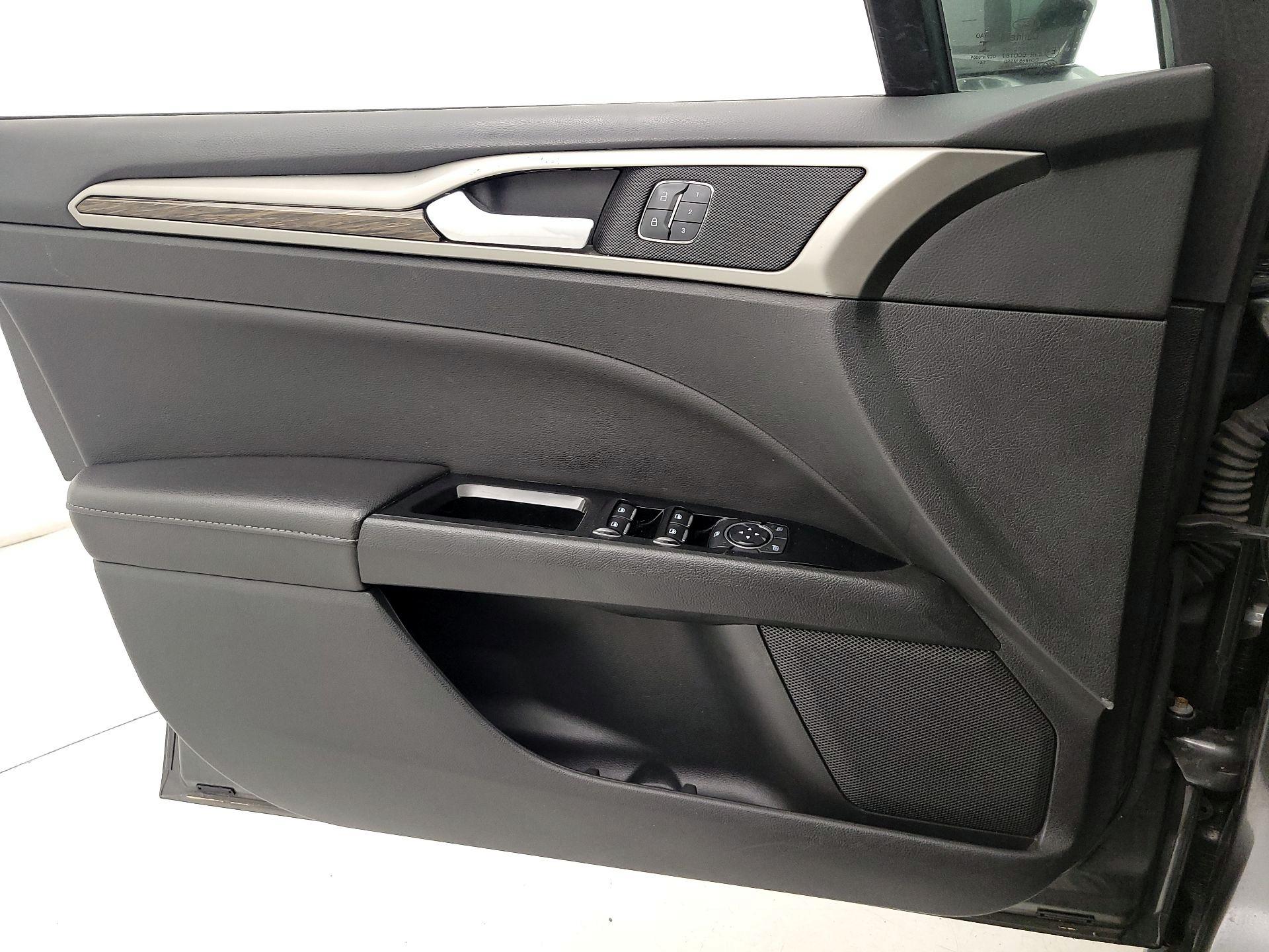 Thumbnail: 2015 Ford Fusion - 12