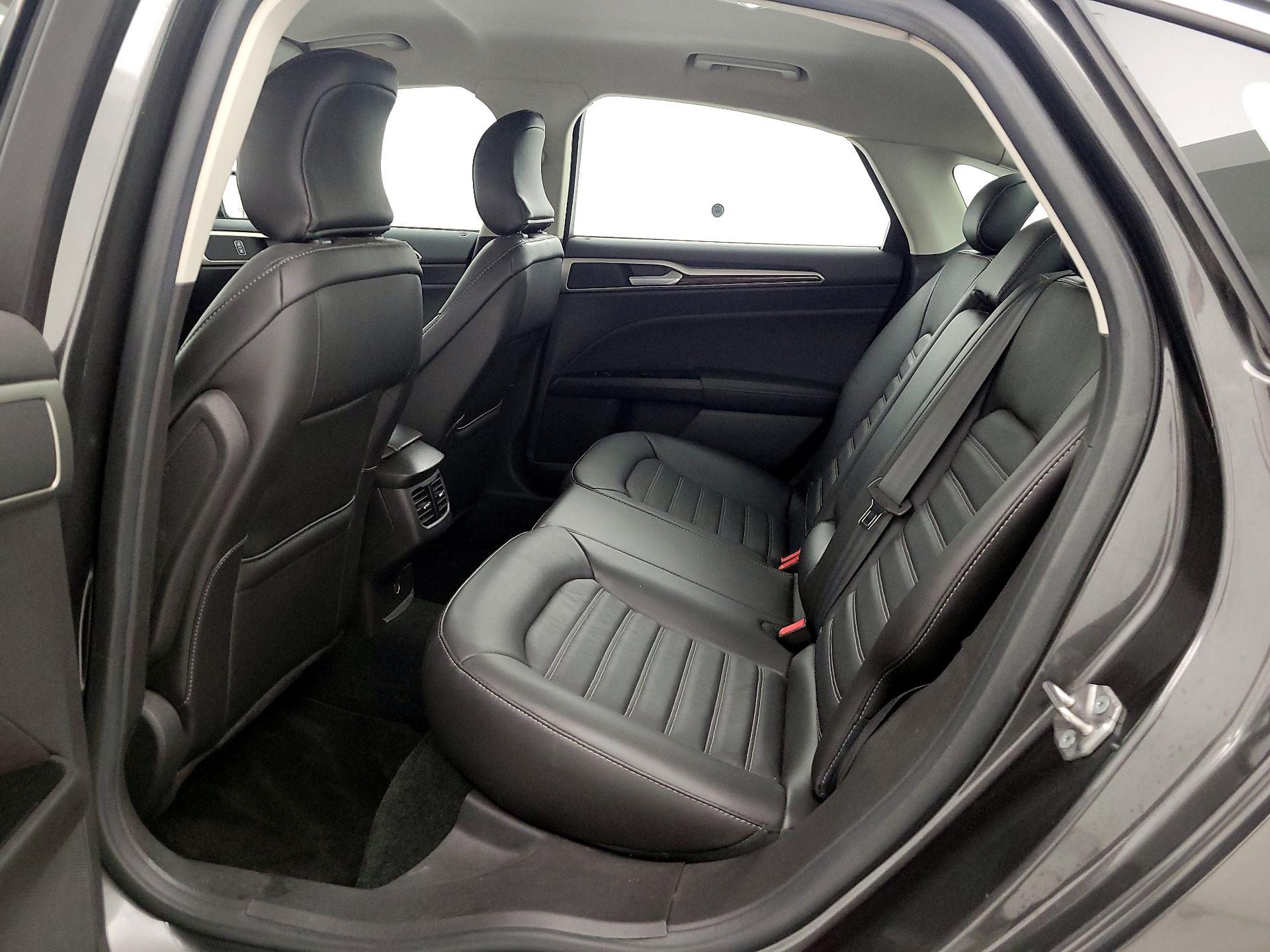 Thumbnail: 2015 Ford Fusion - 19