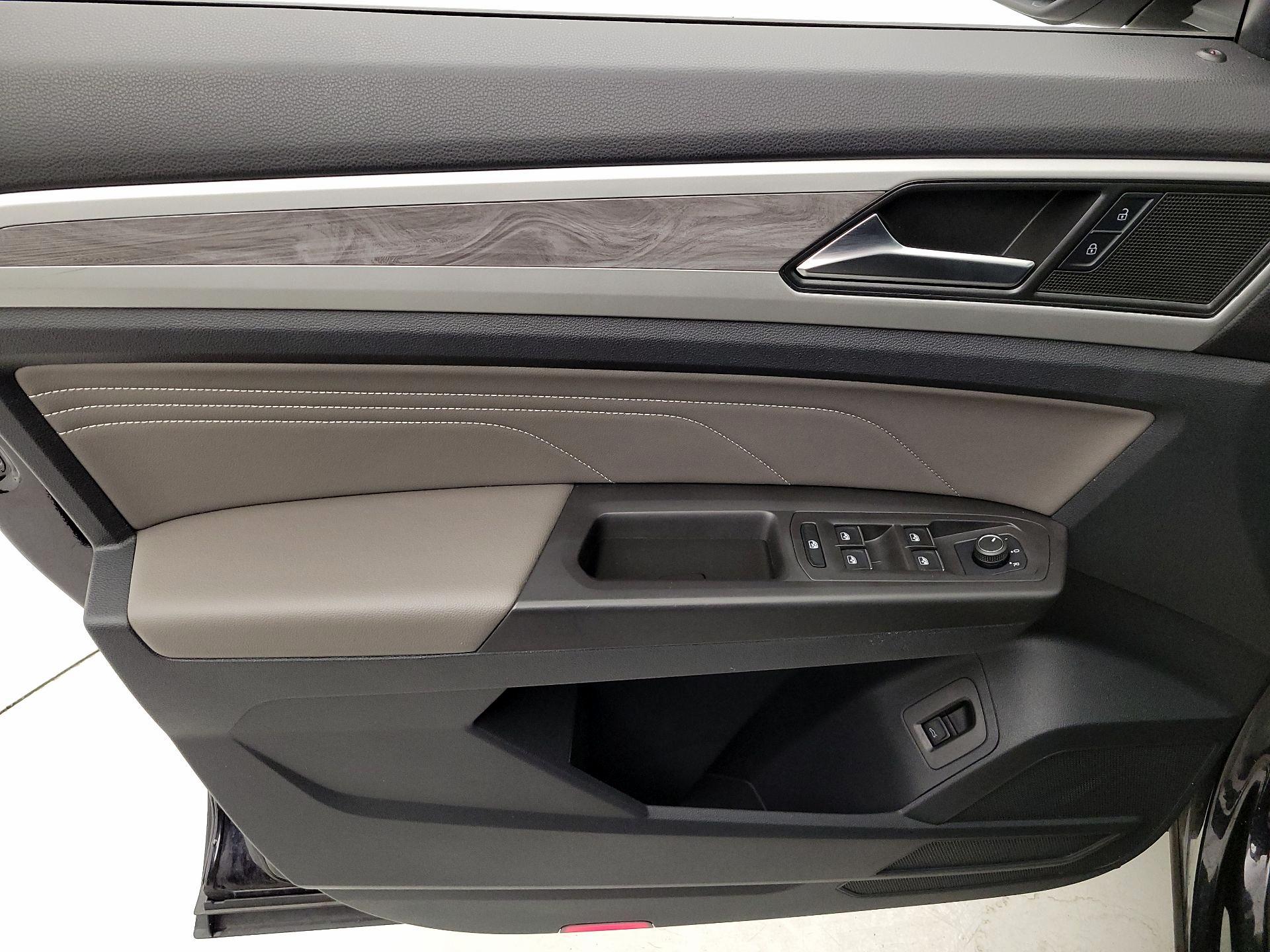 Thumbnail: 2022 Volkswagen Atlas - 12