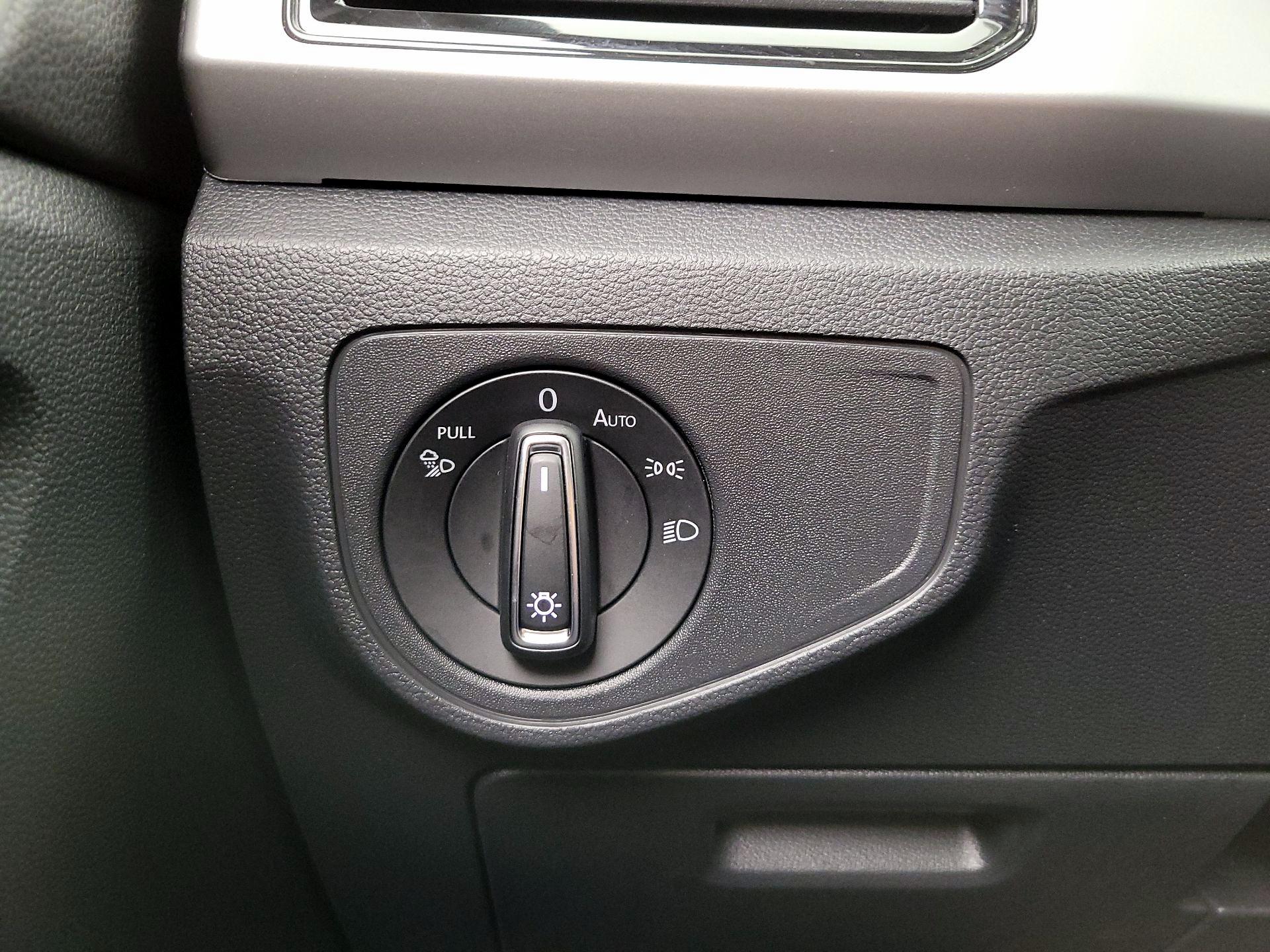 Thumbnail: 2022 Volkswagen Atlas - 13