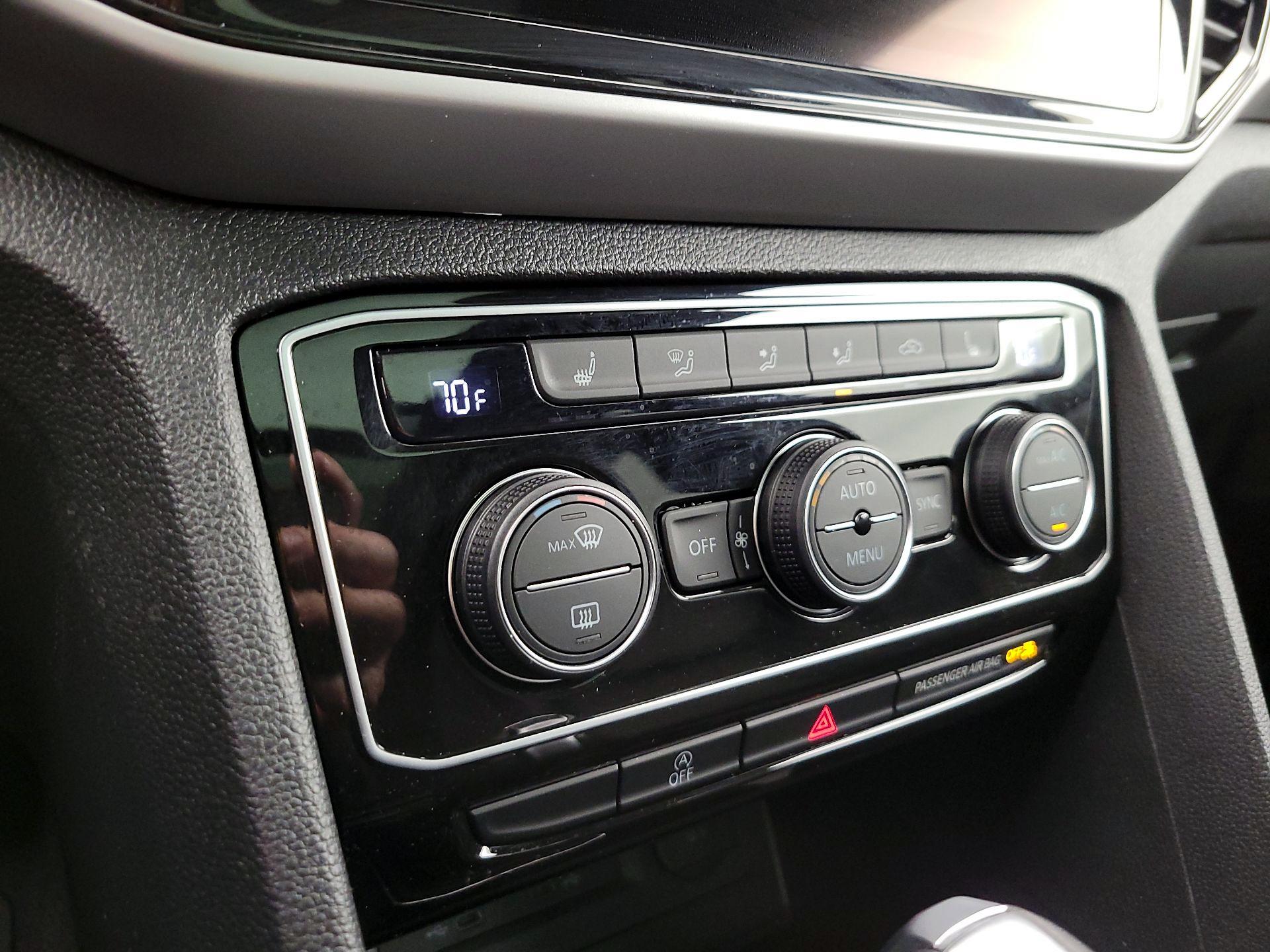 Thumbnail: 2022 Volkswagen Atlas - 16