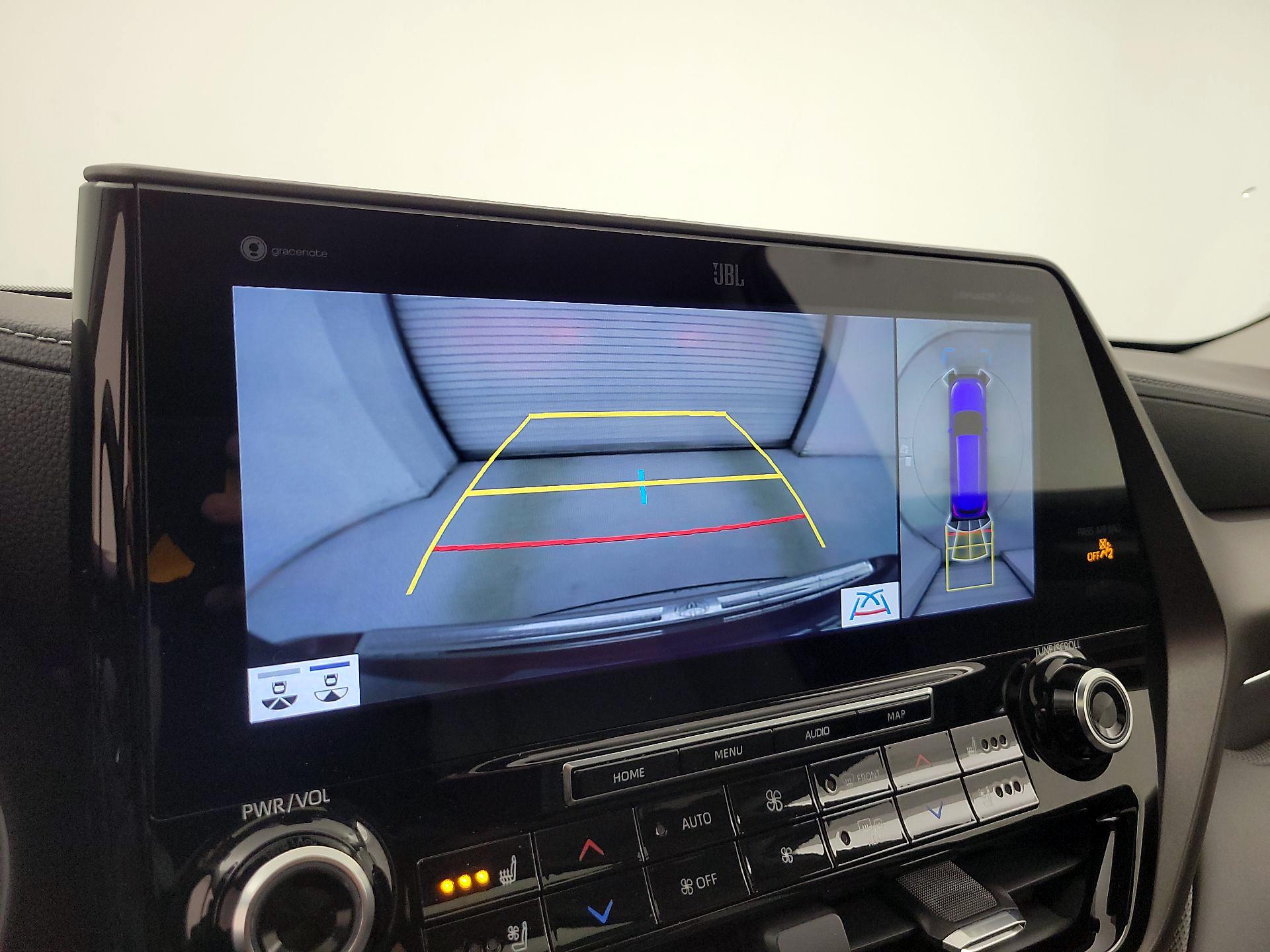 Thumbnail: 2020 Toyota Highlander - 15