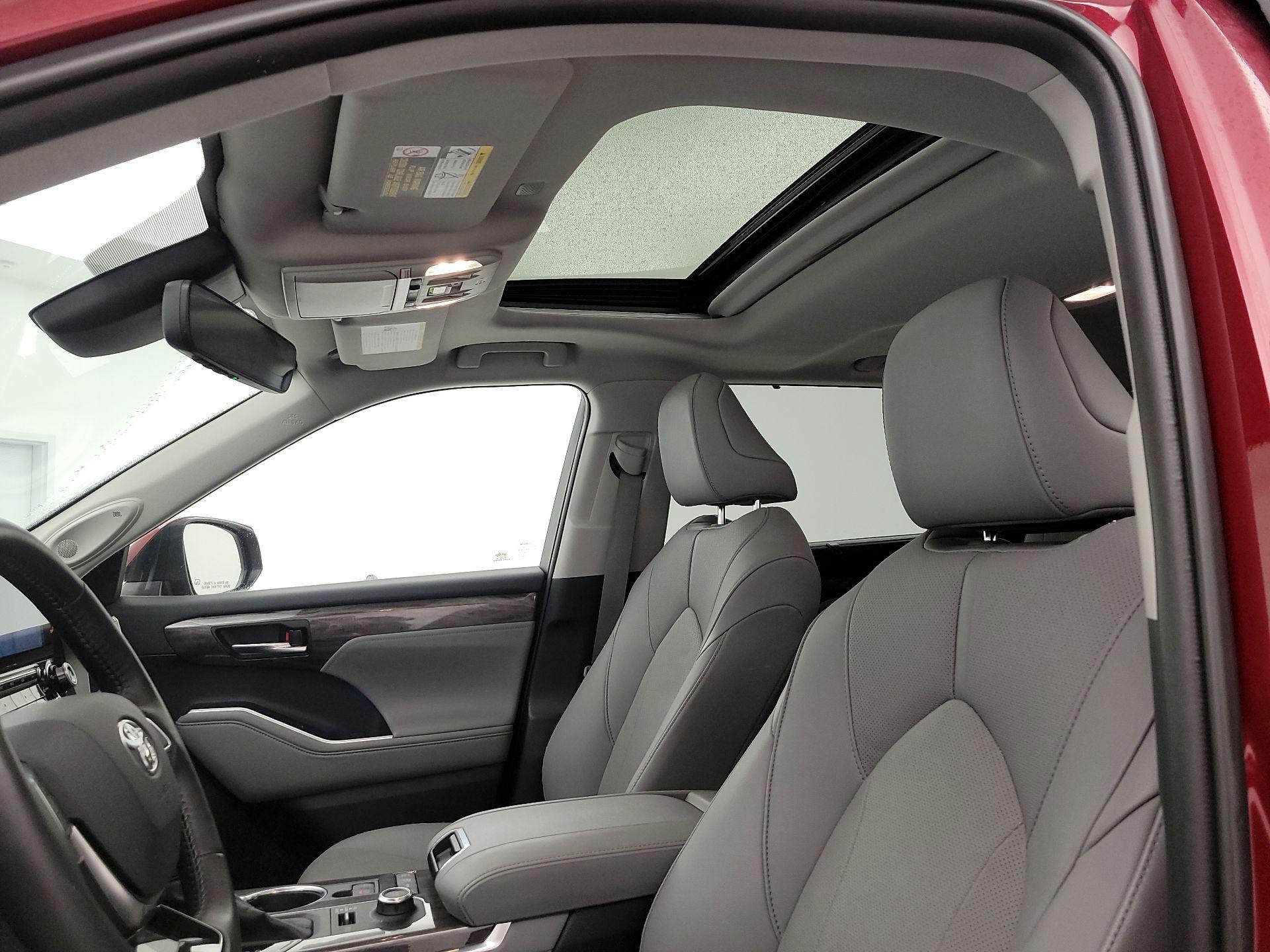 Thumbnail: 2020 Toyota Highlander - 20