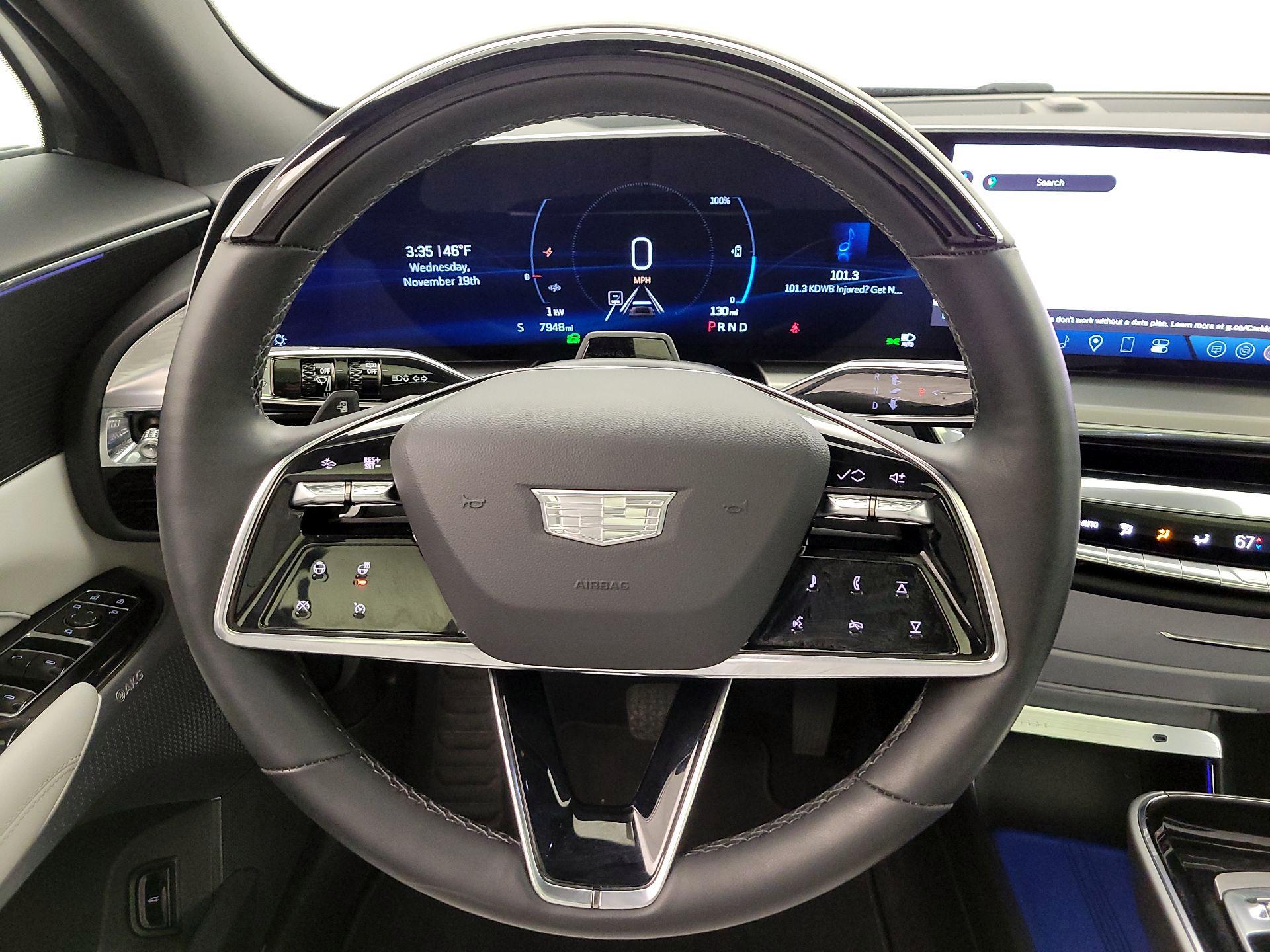 Thumbnail: 2024 Cadillac Lyriq - 10