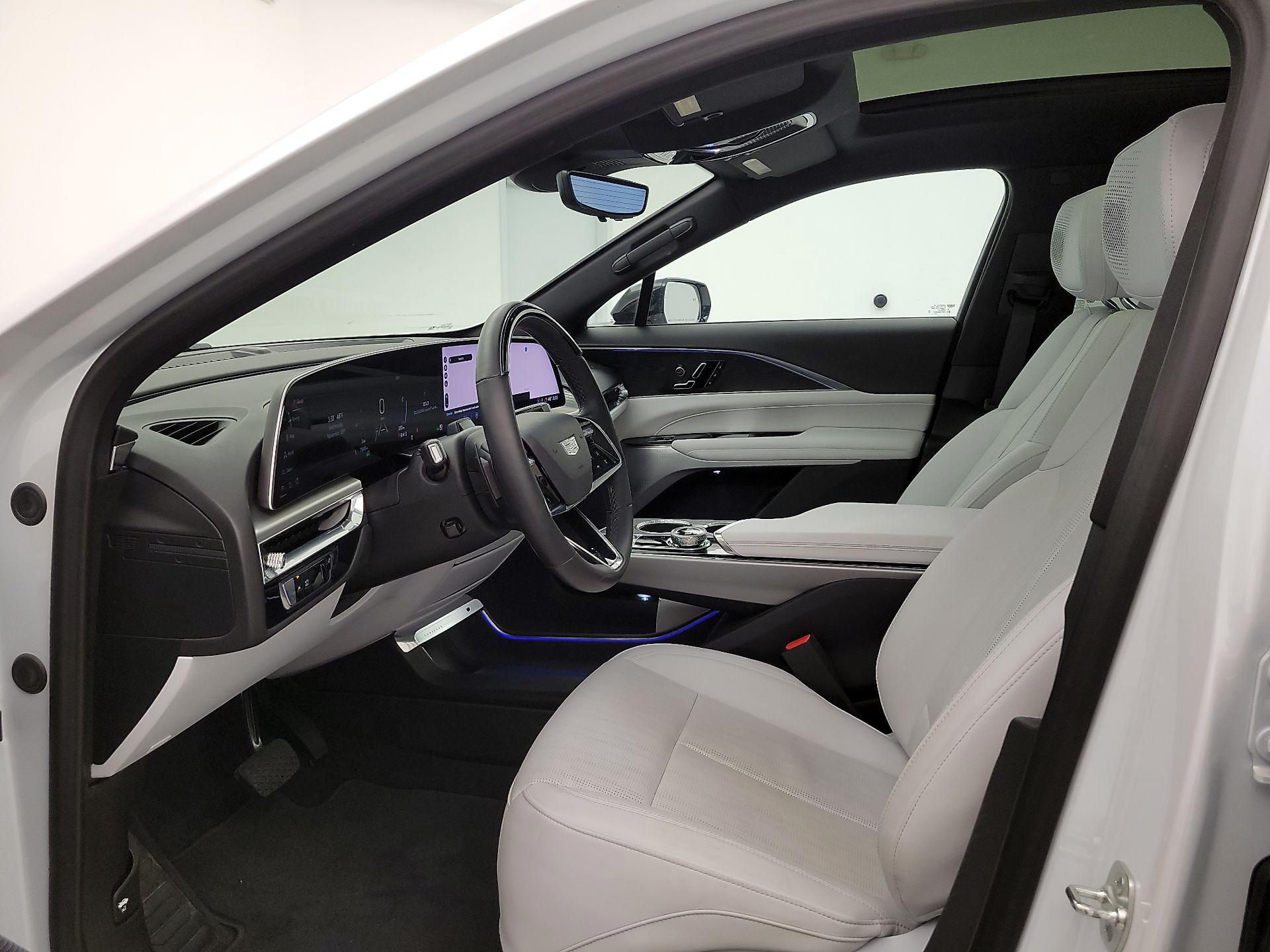 Thumbnail: 2024 Cadillac Lyriq - 11