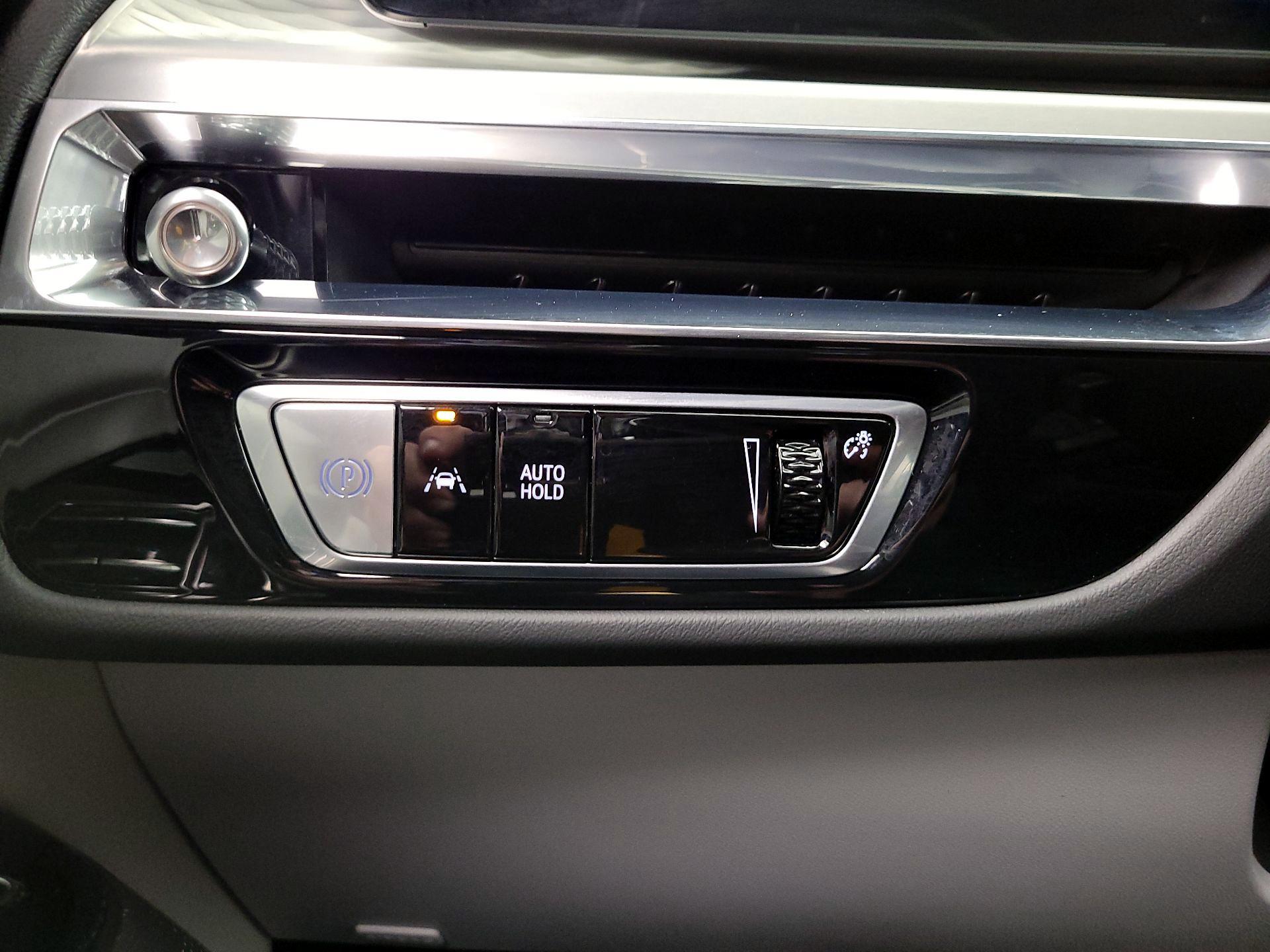 Thumbnail: 2024 Cadillac Lyriq - 13