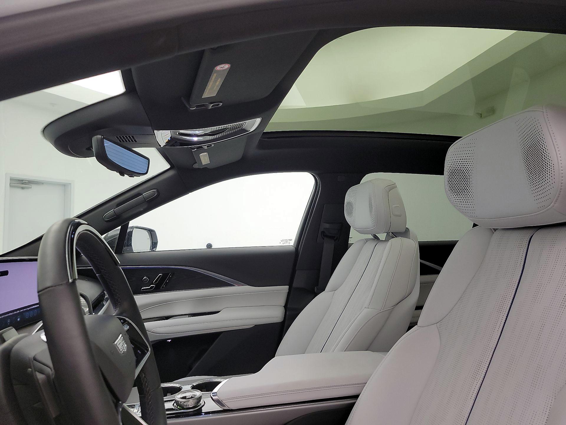 Thumbnail: 2024 Cadillac Lyriq - 20