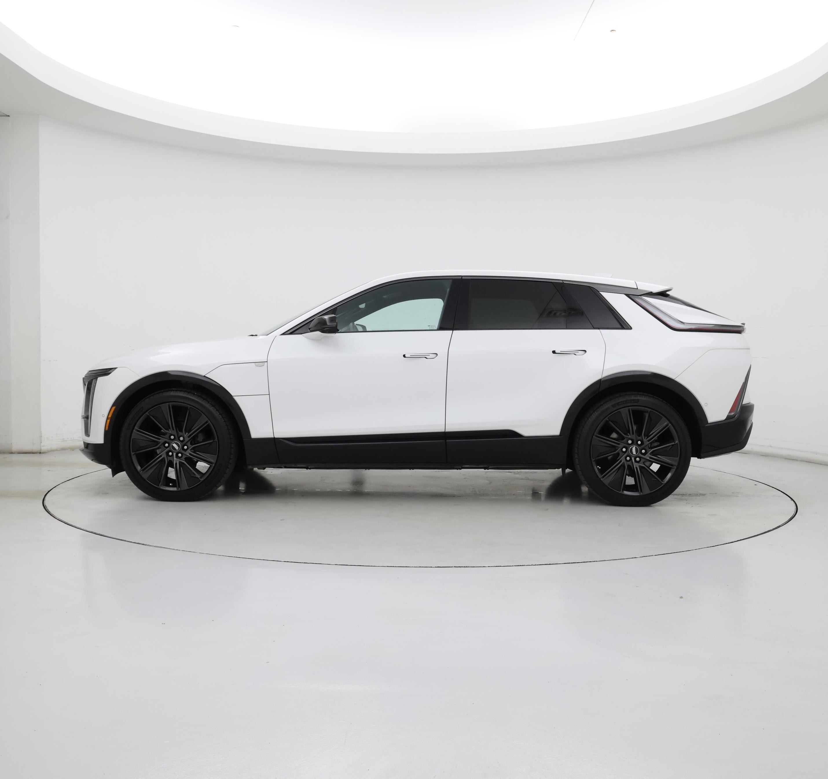 Thumbnail: 2024 Cadillac Lyriq - 3