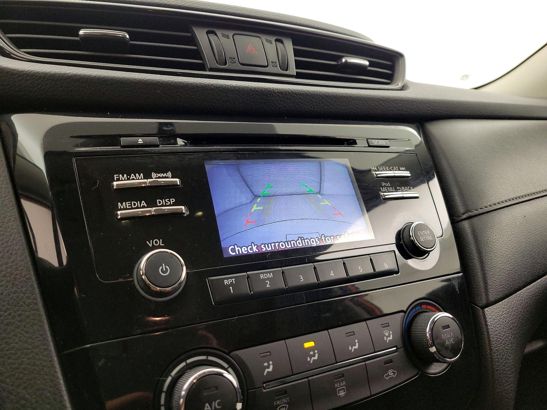 Thumbnail: 2017 Nissan Rogue - 14