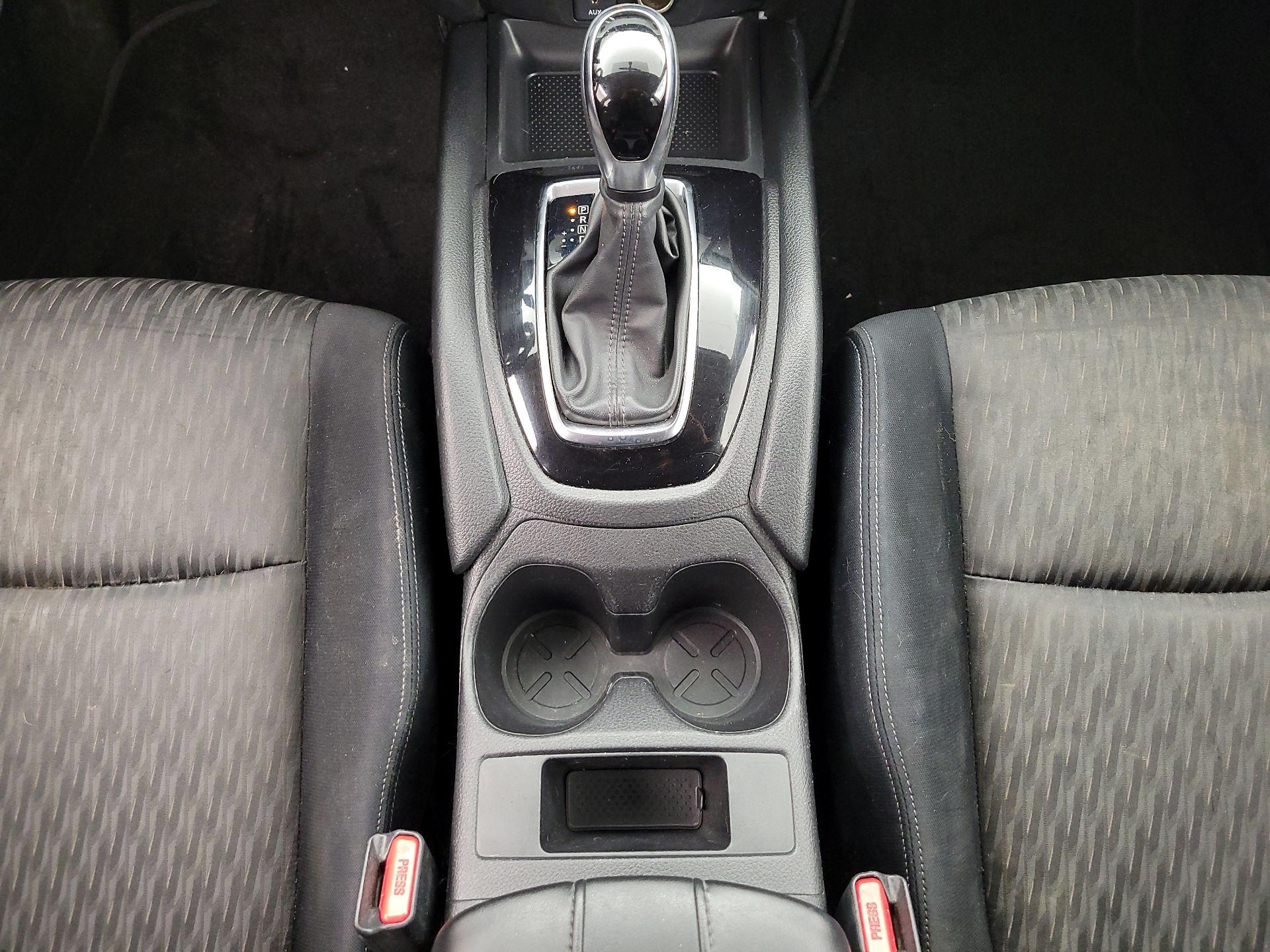 Thumbnail: 2017 Nissan Rogue - 17