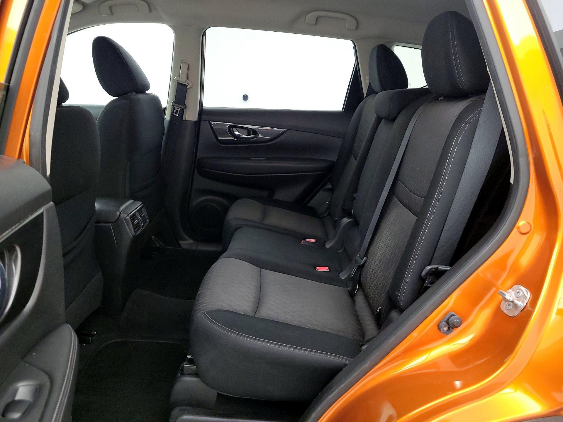 Thumbnail: 2017 Nissan Rogue - 19