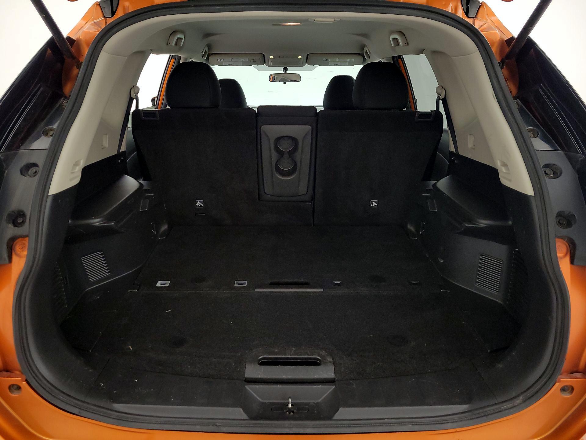 Thumbnail: 2017 Nissan Rogue - 20