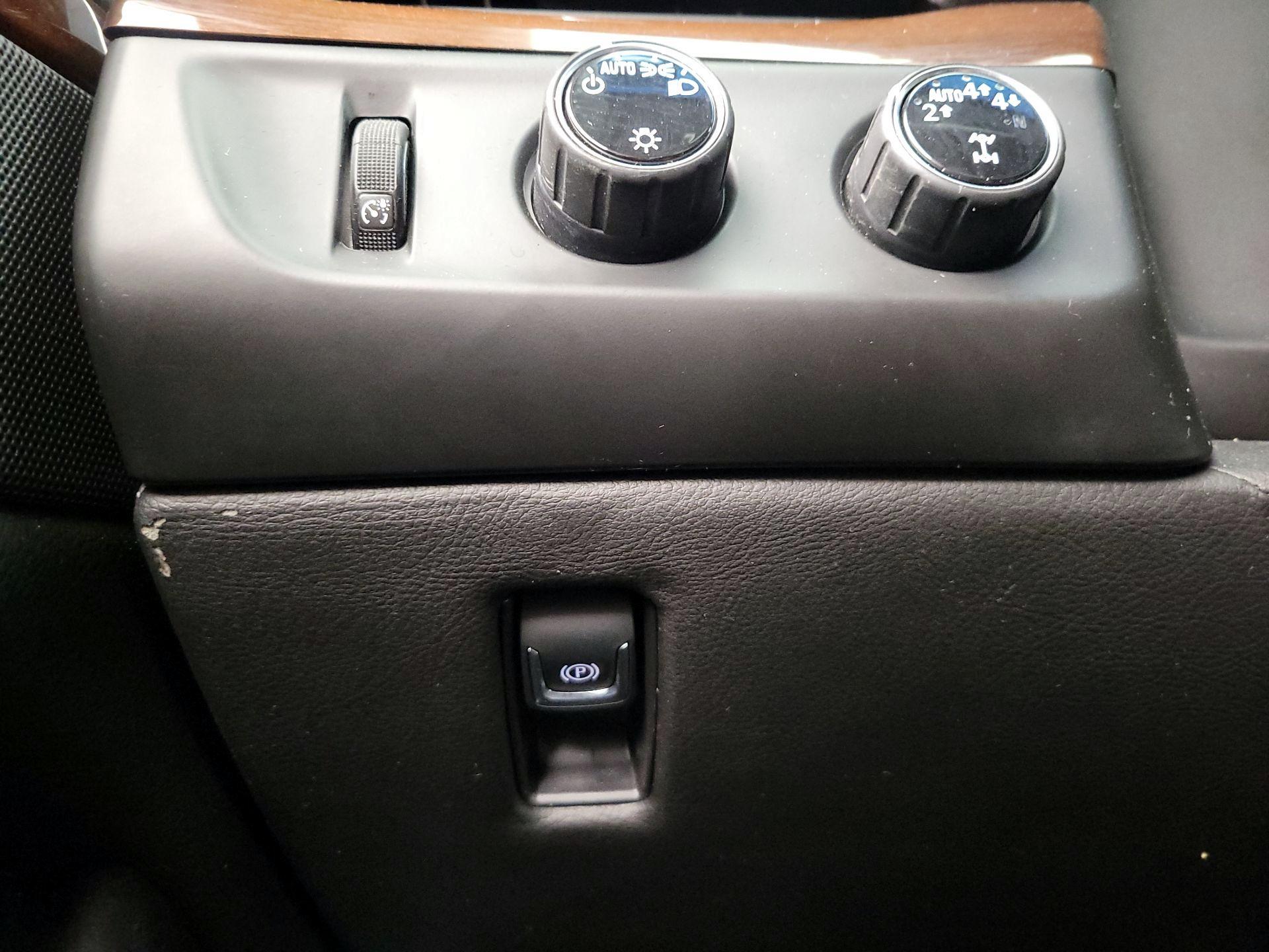 Thumbnail: 2018 Cadillac Escalade - 13