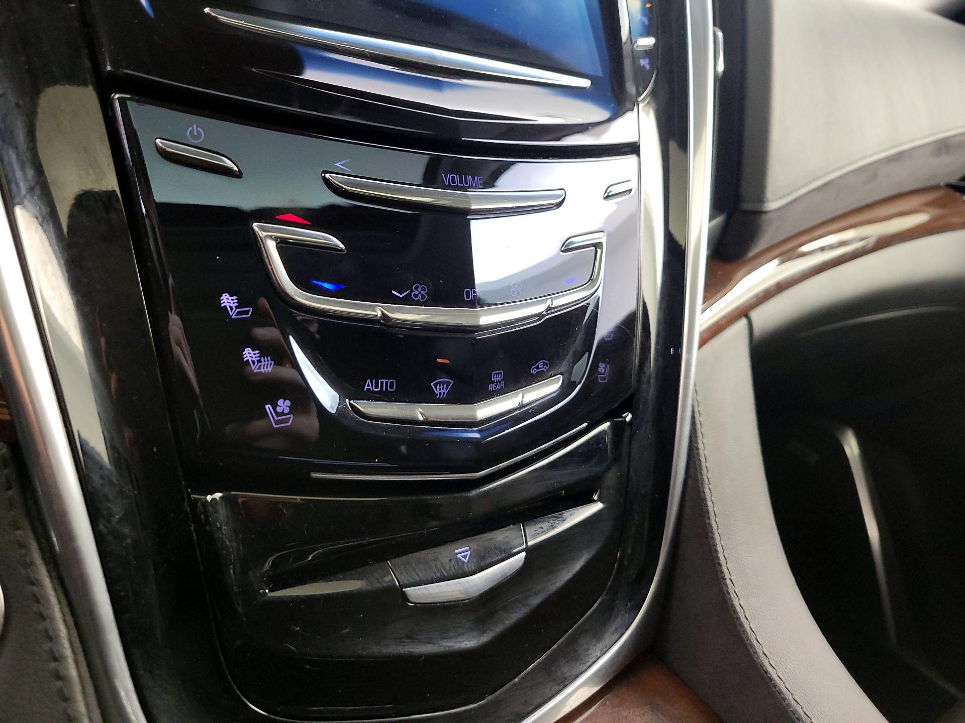 Thumbnail: 2018 Cadillac Escalade - 17