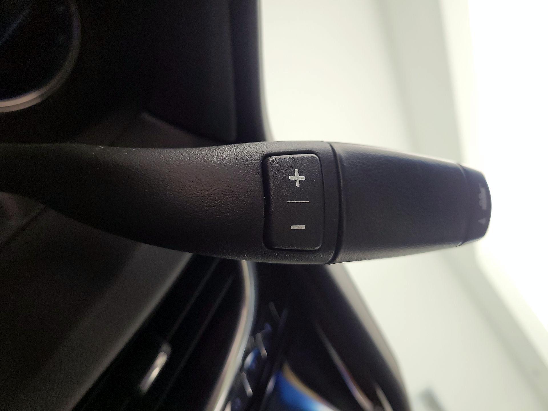 Thumbnail: 2018 Cadillac Escalade - 18