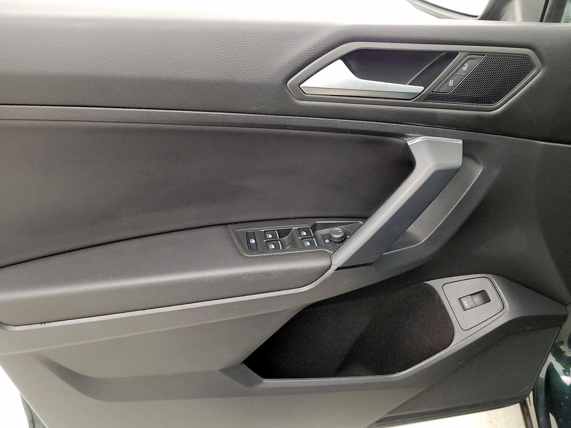 Thumbnail: 2019 Volkswagen Tiguan - 12