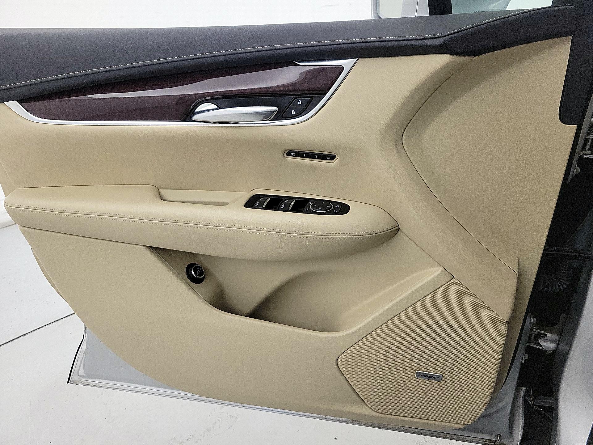 Thumbnail: 2017 Cadillac XT5 - 12