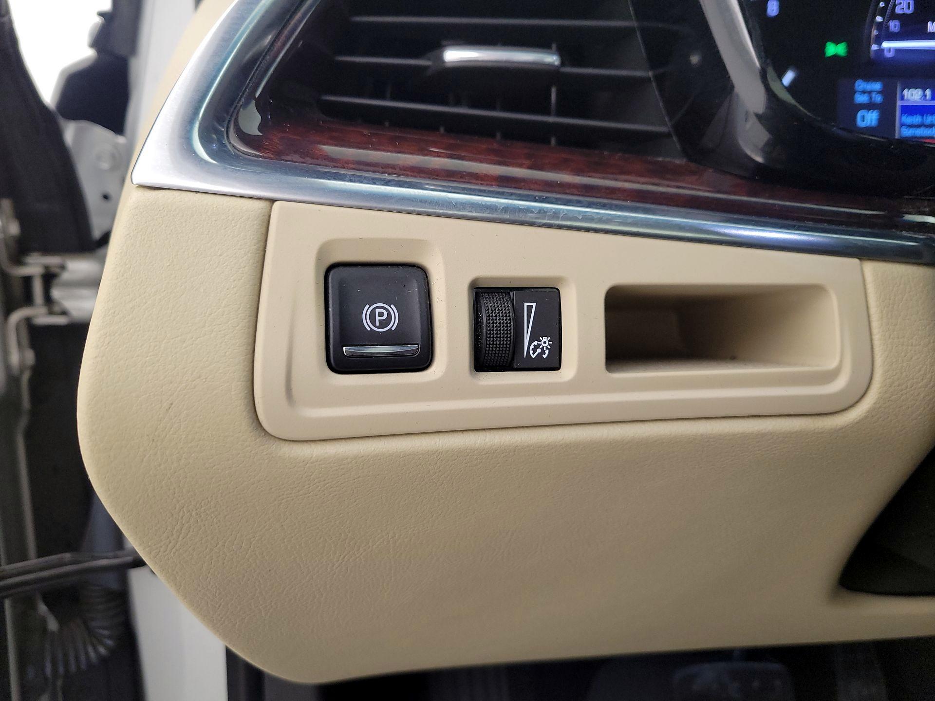 Thumbnail: 2017 Cadillac XT5 - 13