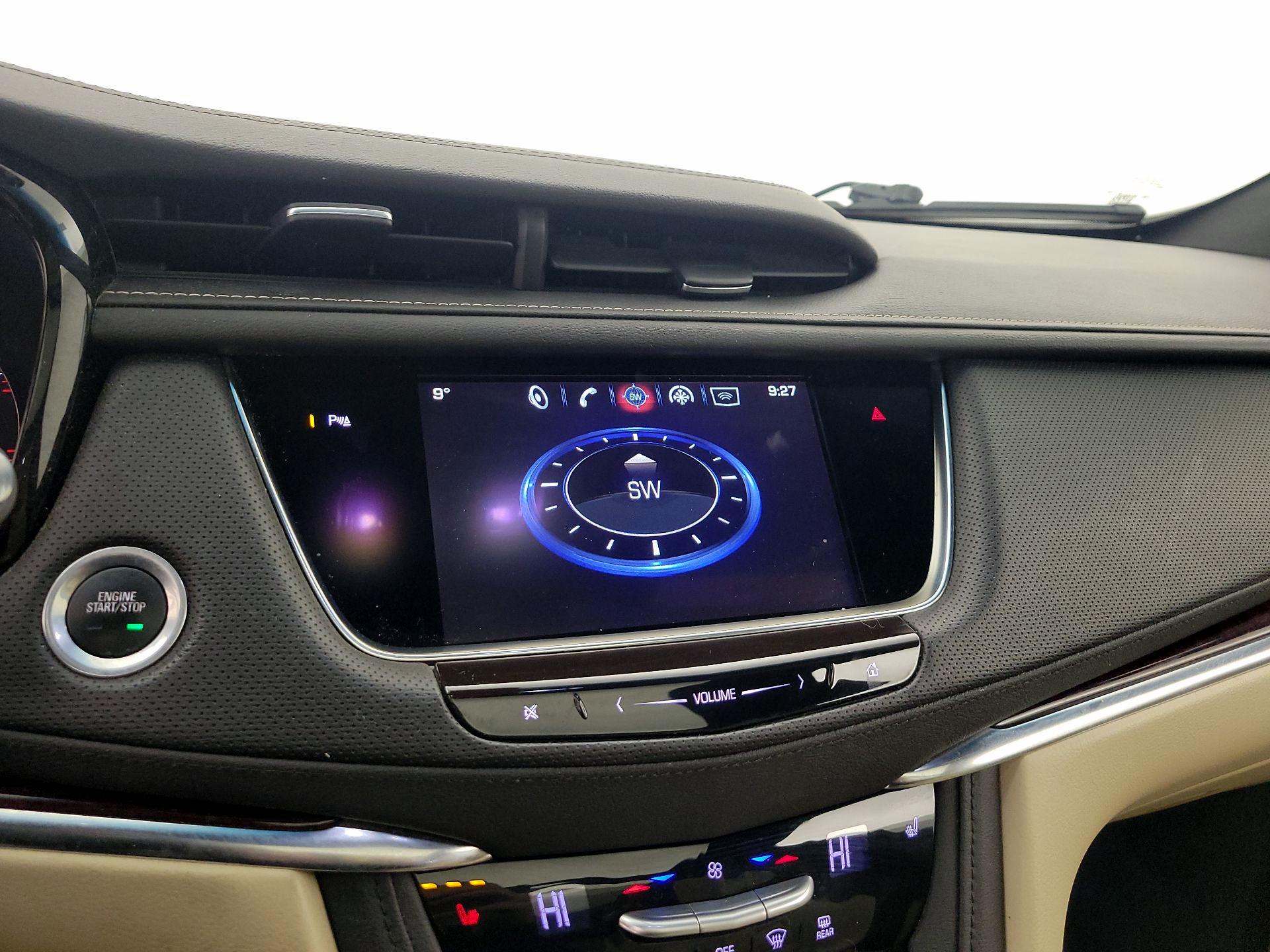 Thumbnail: 2017 Cadillac XT5 - 14