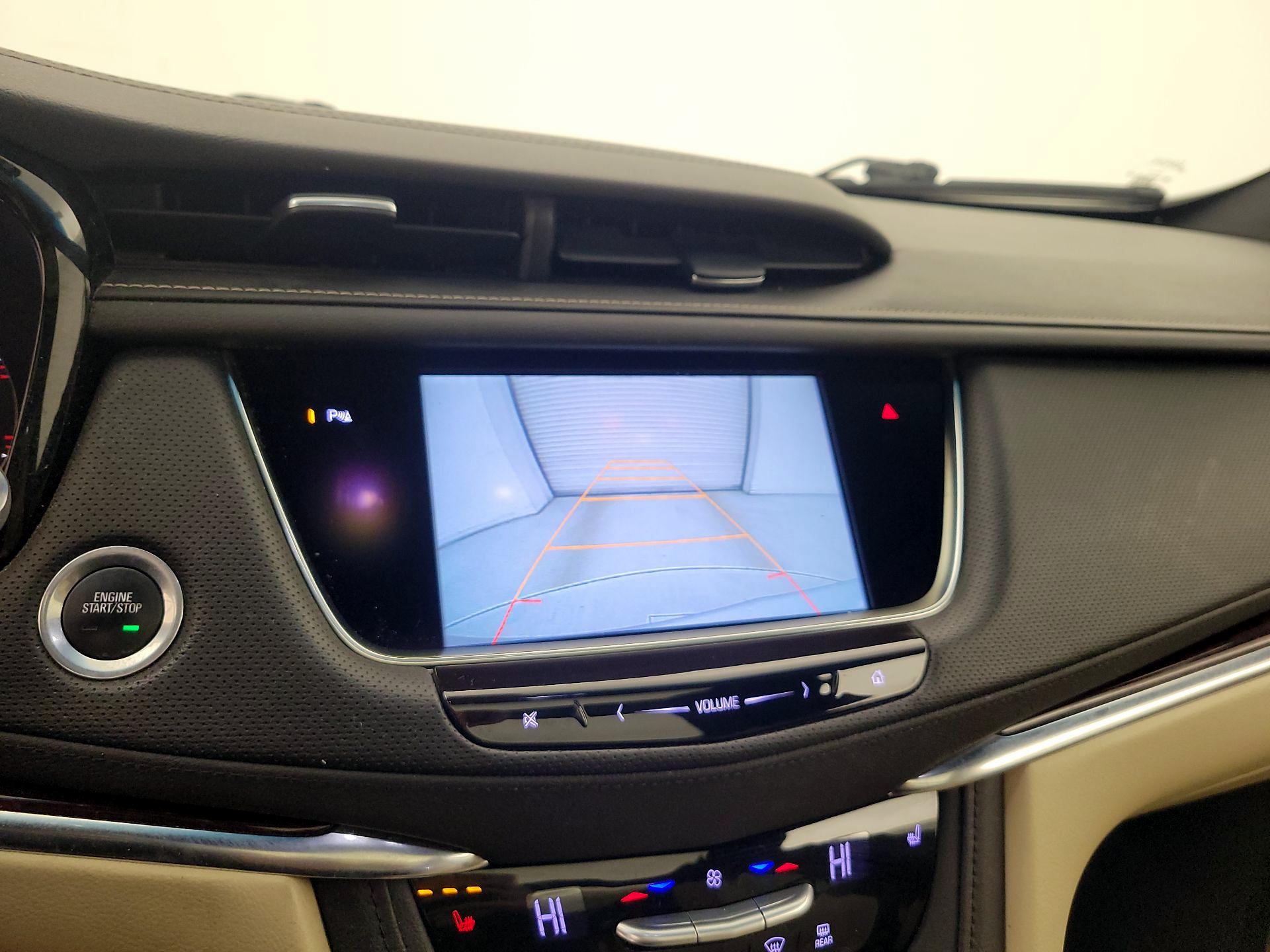 Thumbnail: 2017 Cadillac XT5 - 15