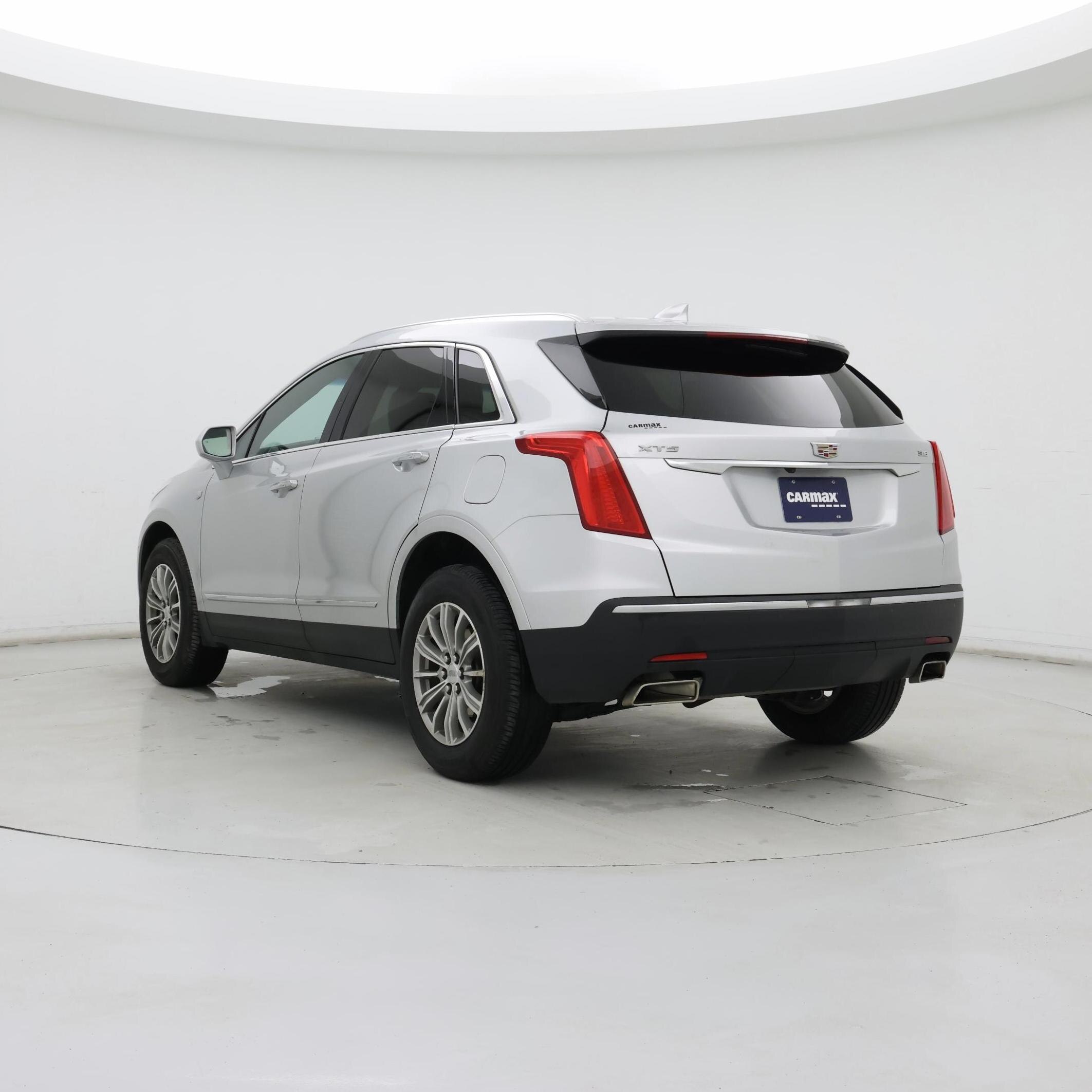 Thumbnail: 2017 Cadillac XT5 - 2