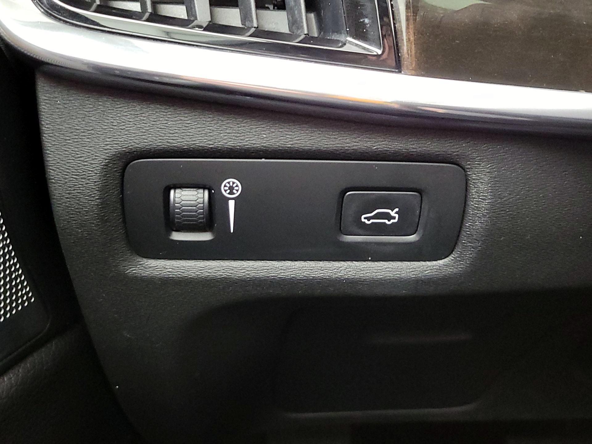 Thumbnail: 2018 Volvo S90 - 13