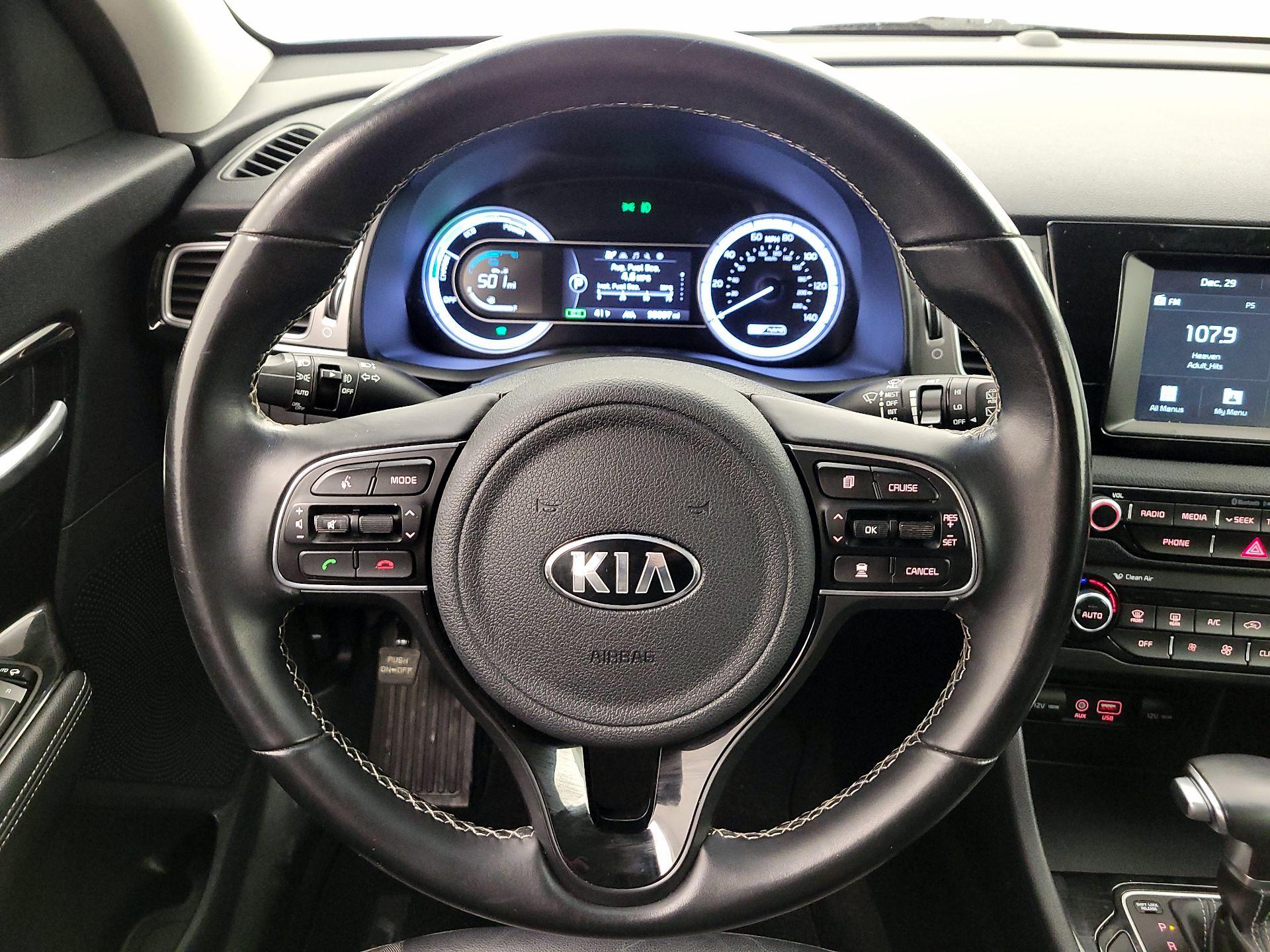 Thumbnail: 2017 Kia Niro - 10