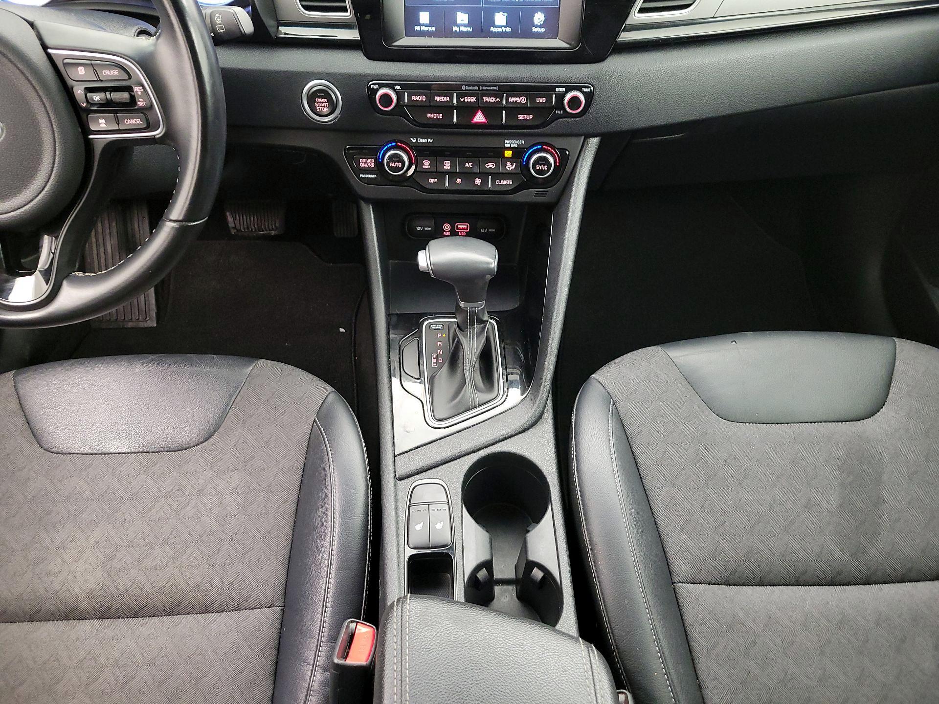 Thumbnail: 2017 Kia Niro - 17