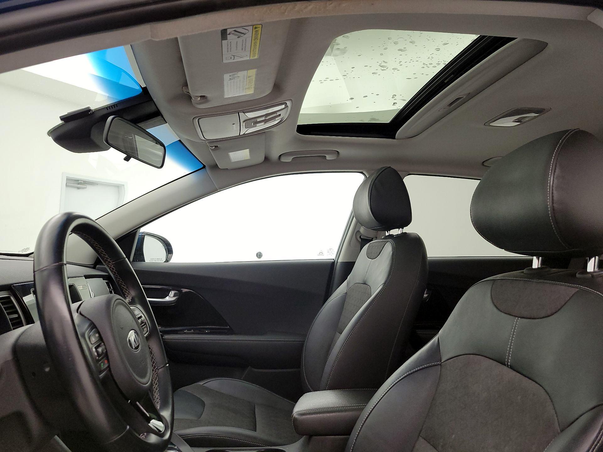 Thumbnail: 2017 Kia Niro - 19