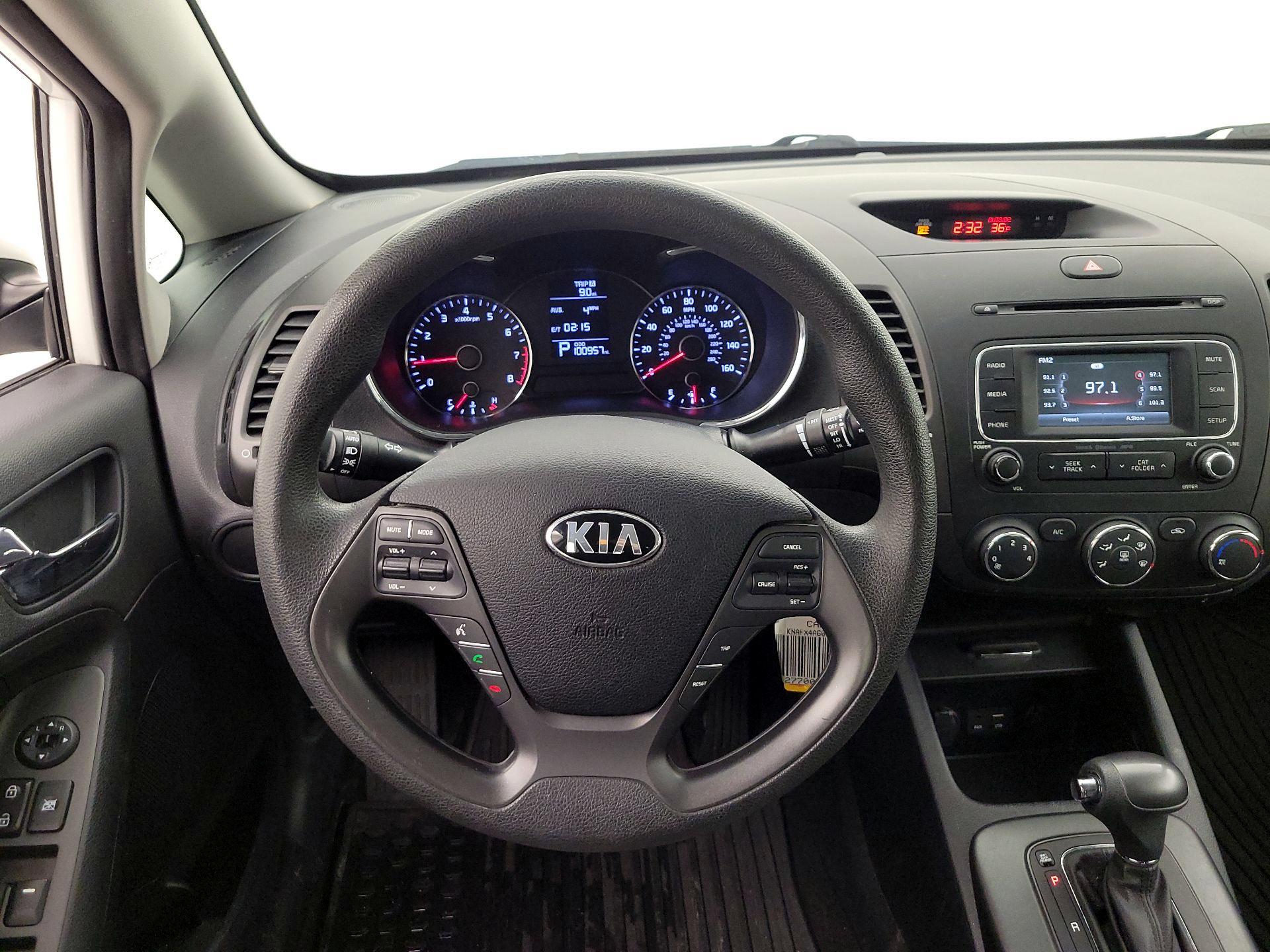 Thumbnail: 2016 Kia Forte - 10