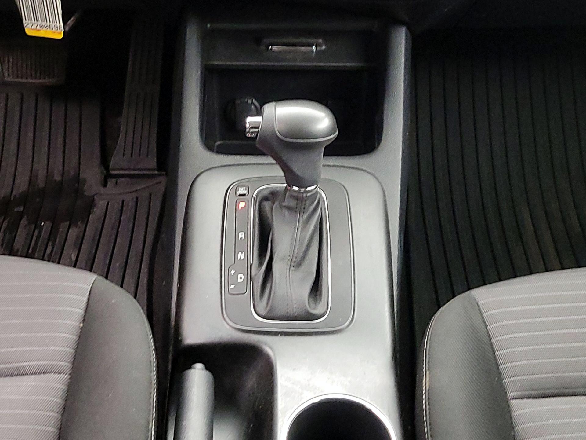 Thumbnail: 2016 Kia Forte - 17